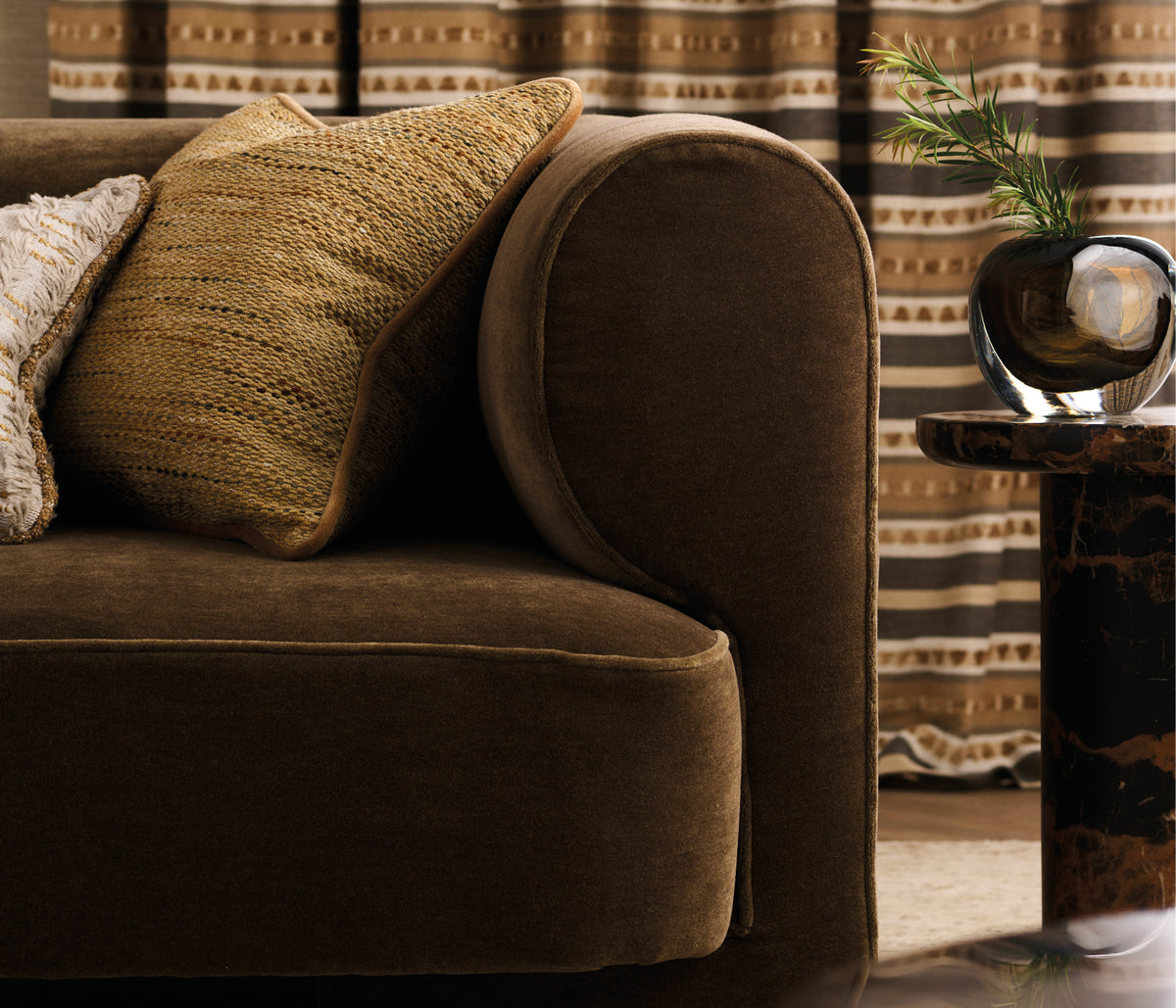 Osborne & Little | Simien - room setting