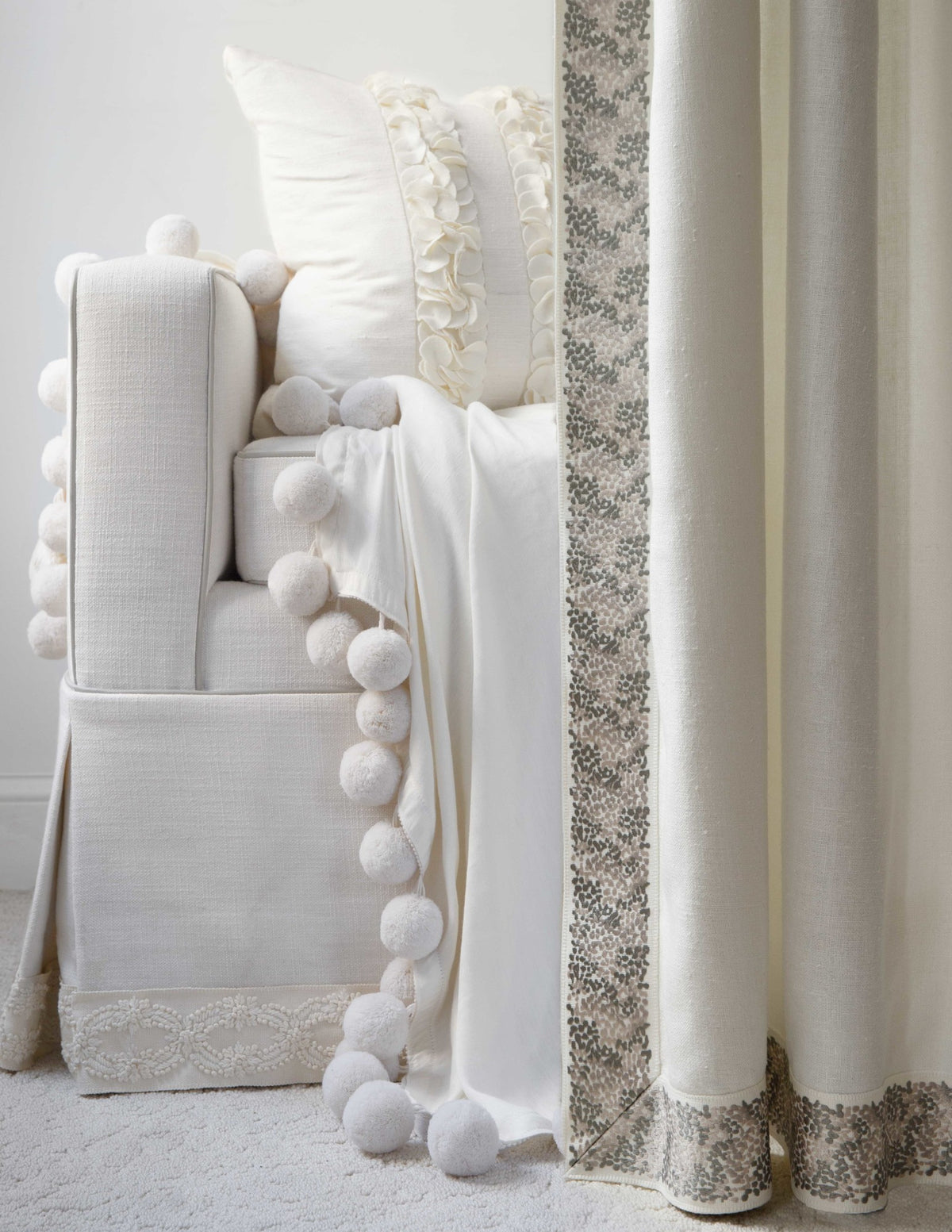 Samuel and Sons Talia Appliqué Border — scenography