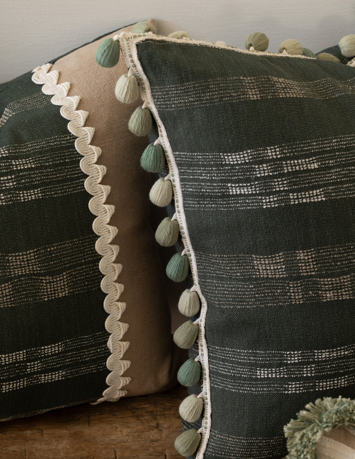 Samuel and Sons Cavallo Beaded Fringe — scenography