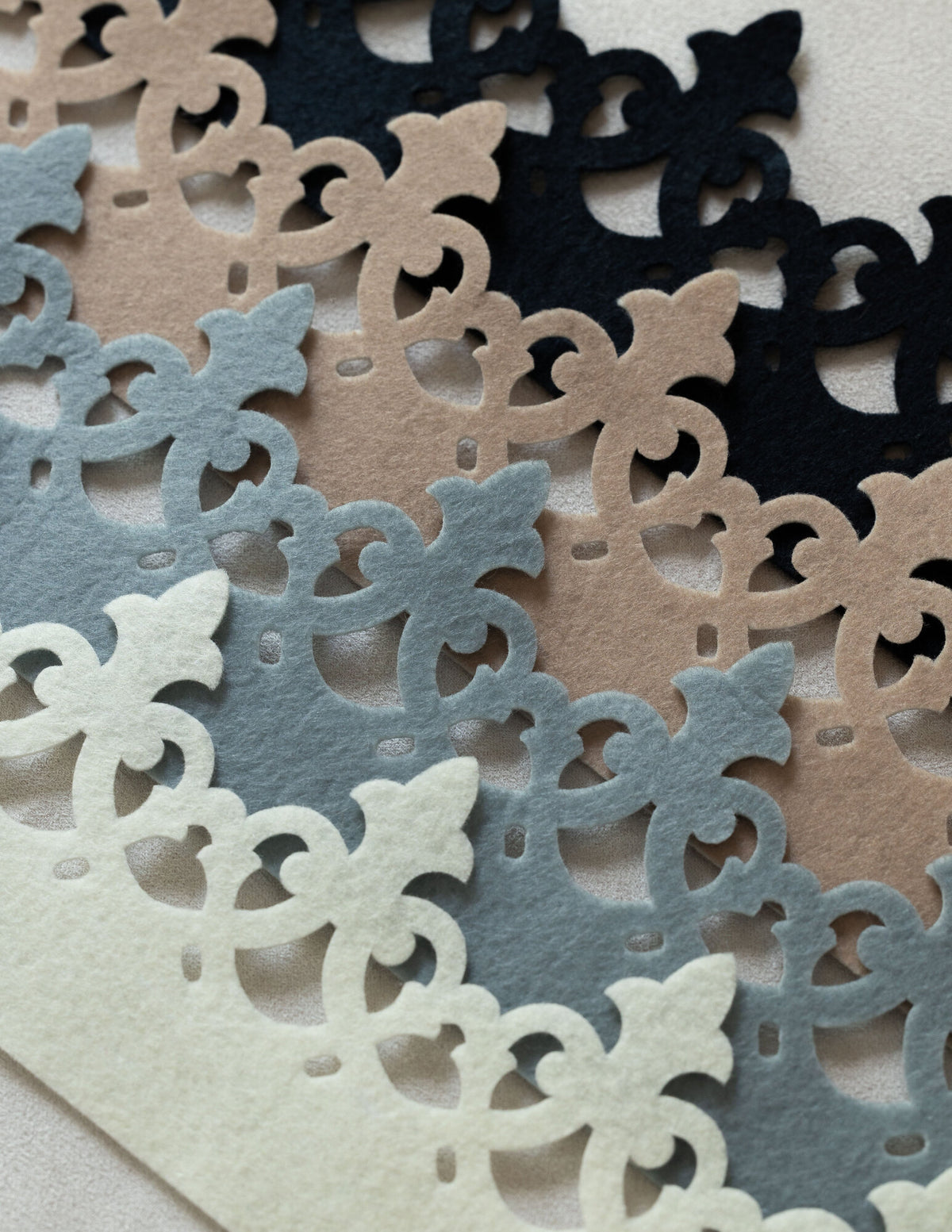 Samuel and Sons Finlay Scalloped Border — scenography