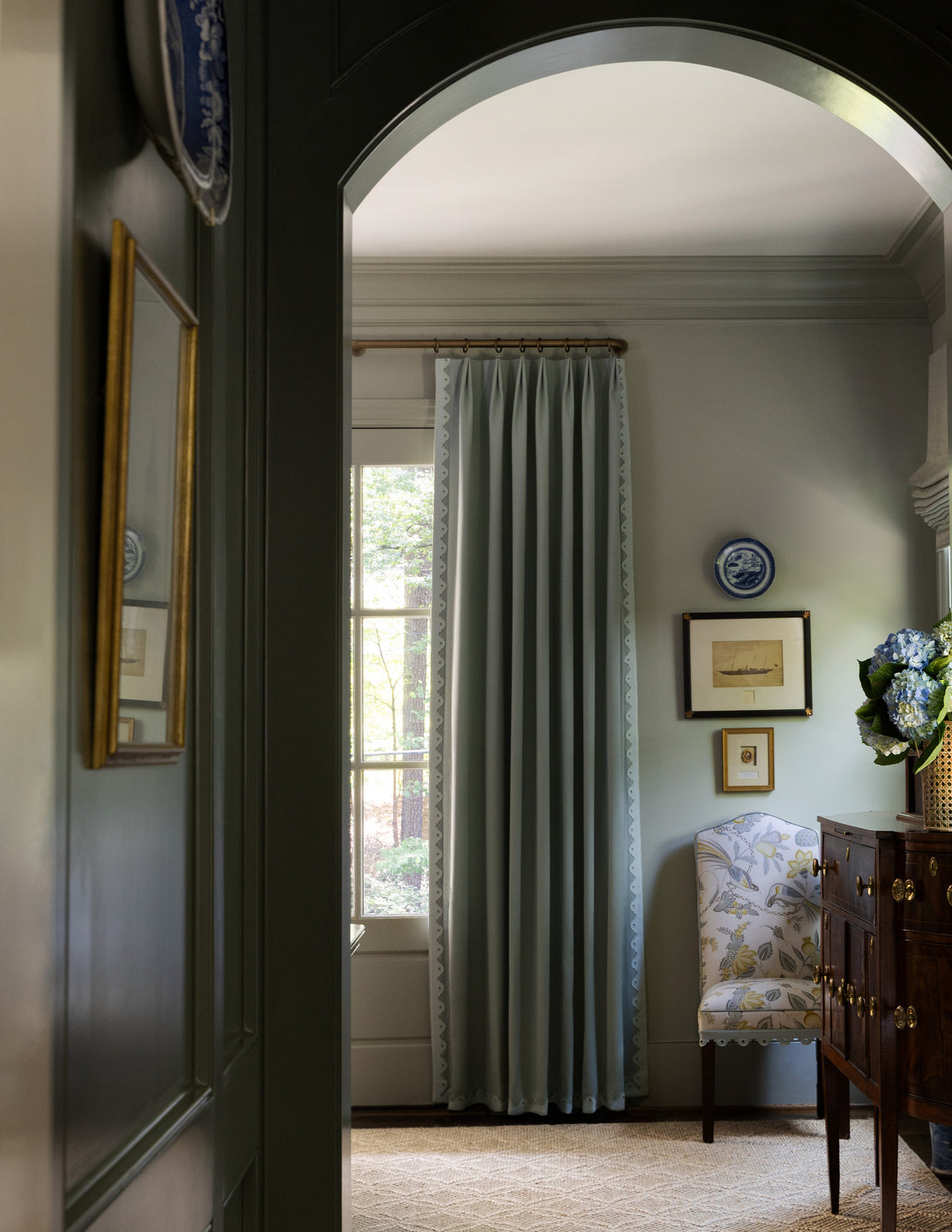Samuel and Sons Peyton Embroidered Border — scenography