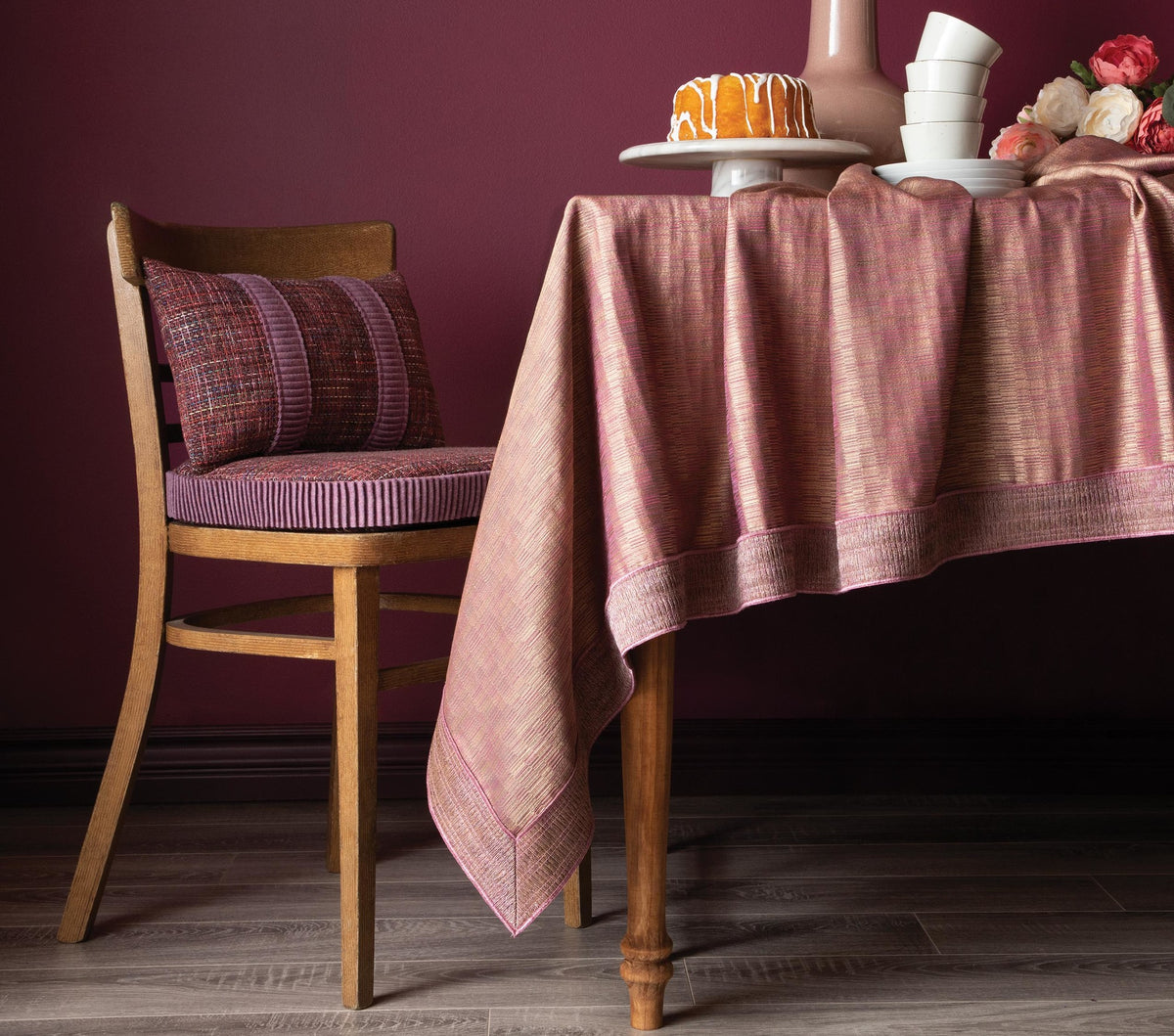 Samuel and Sons Promenade Pleated Wool Border — scenography