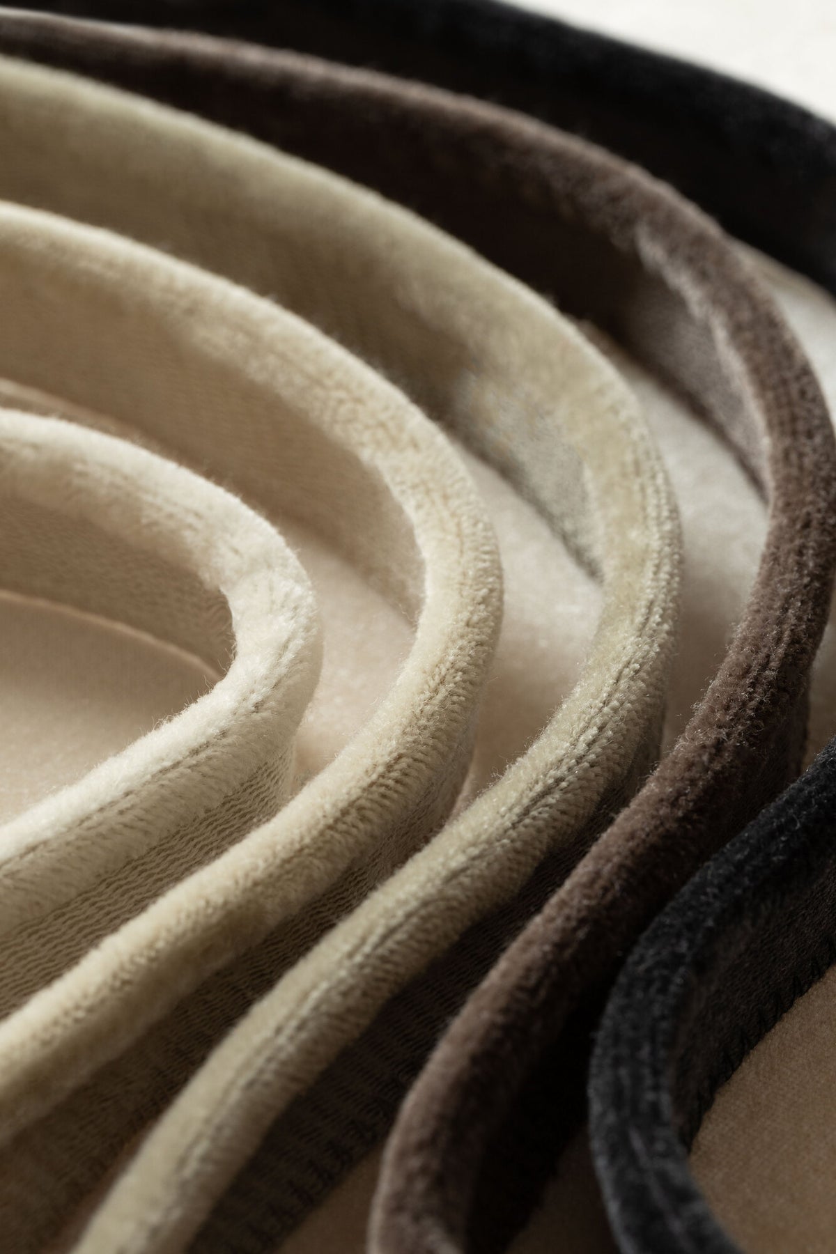 Samuel and Sons Evienne Silk & Wool Piping — scenography