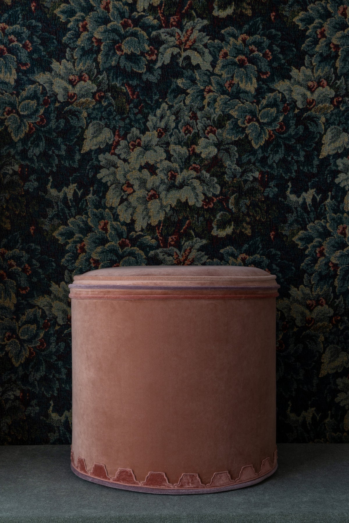 Samuel and Sons Evienne Silk & Wool Piping — scenography