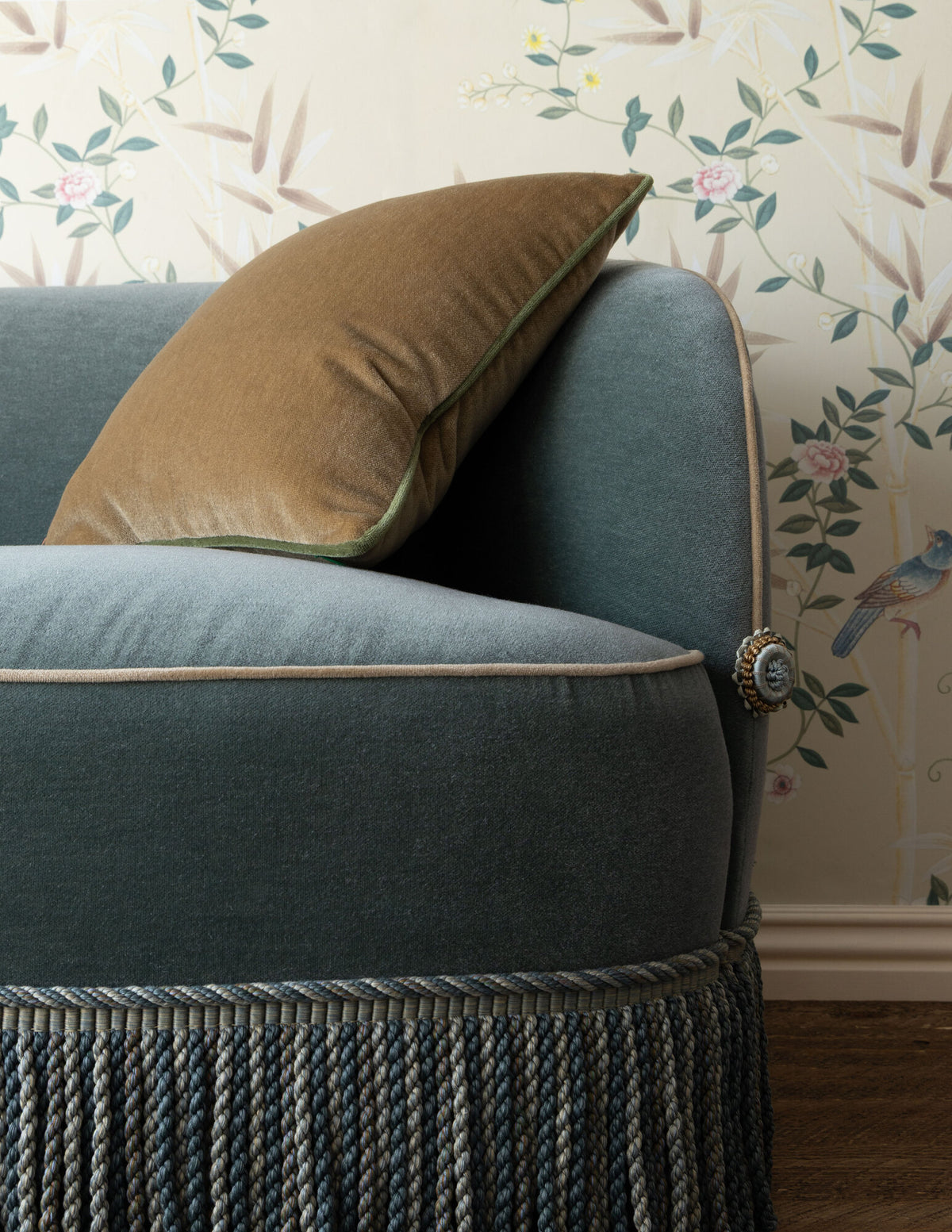 Samuel and Sons Evienne Silk & Wool Piping — scenography
