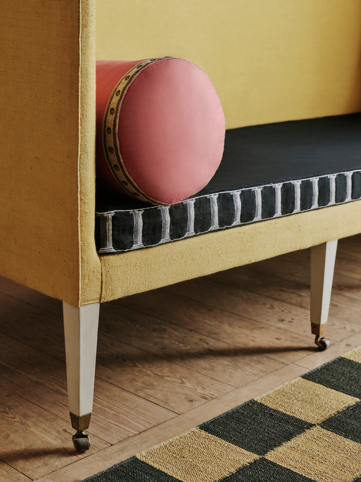Samuel and Sons Punto Embroidered Border — scenography