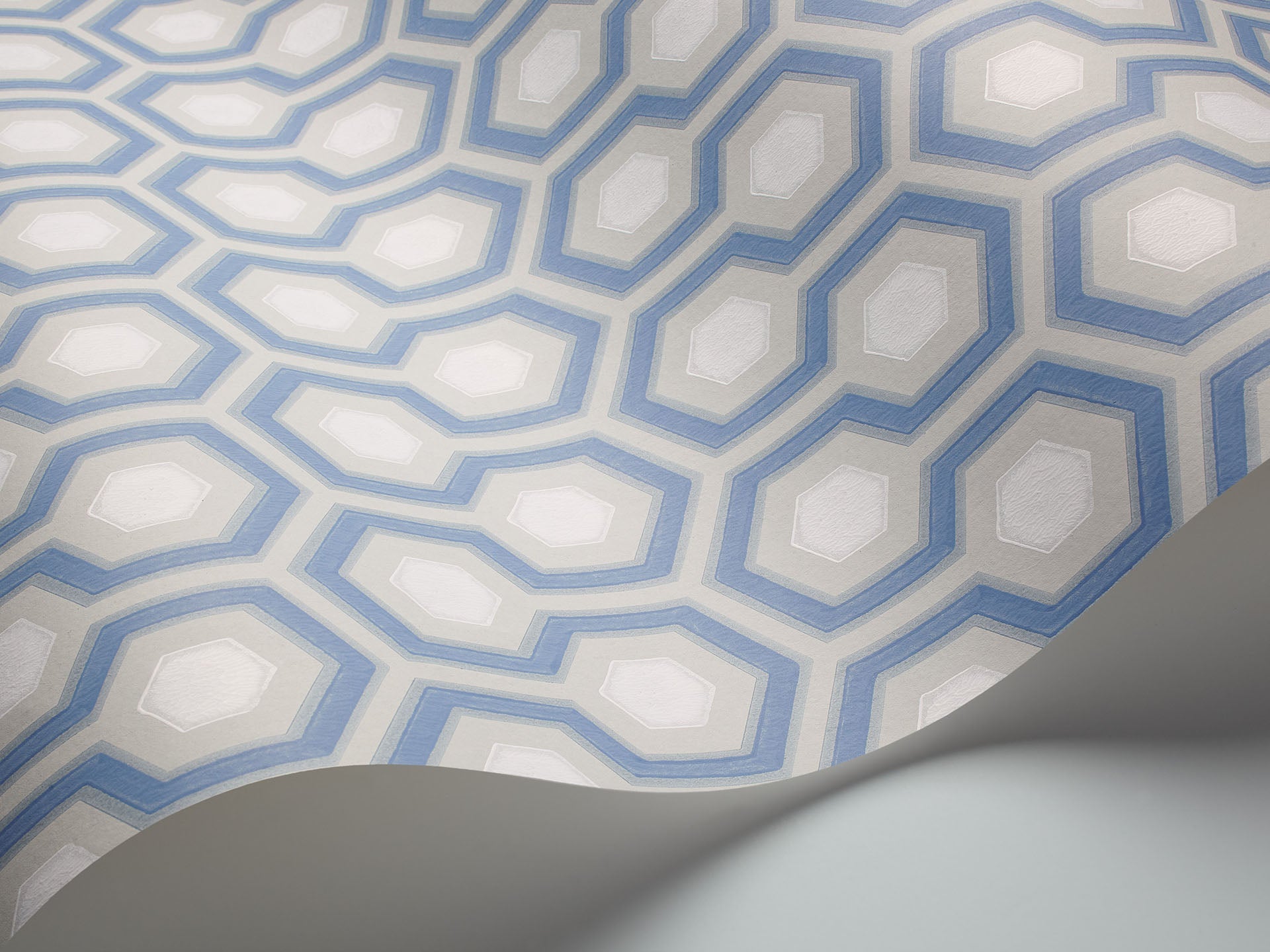Cole & Son Hicks' Hexagon - interior