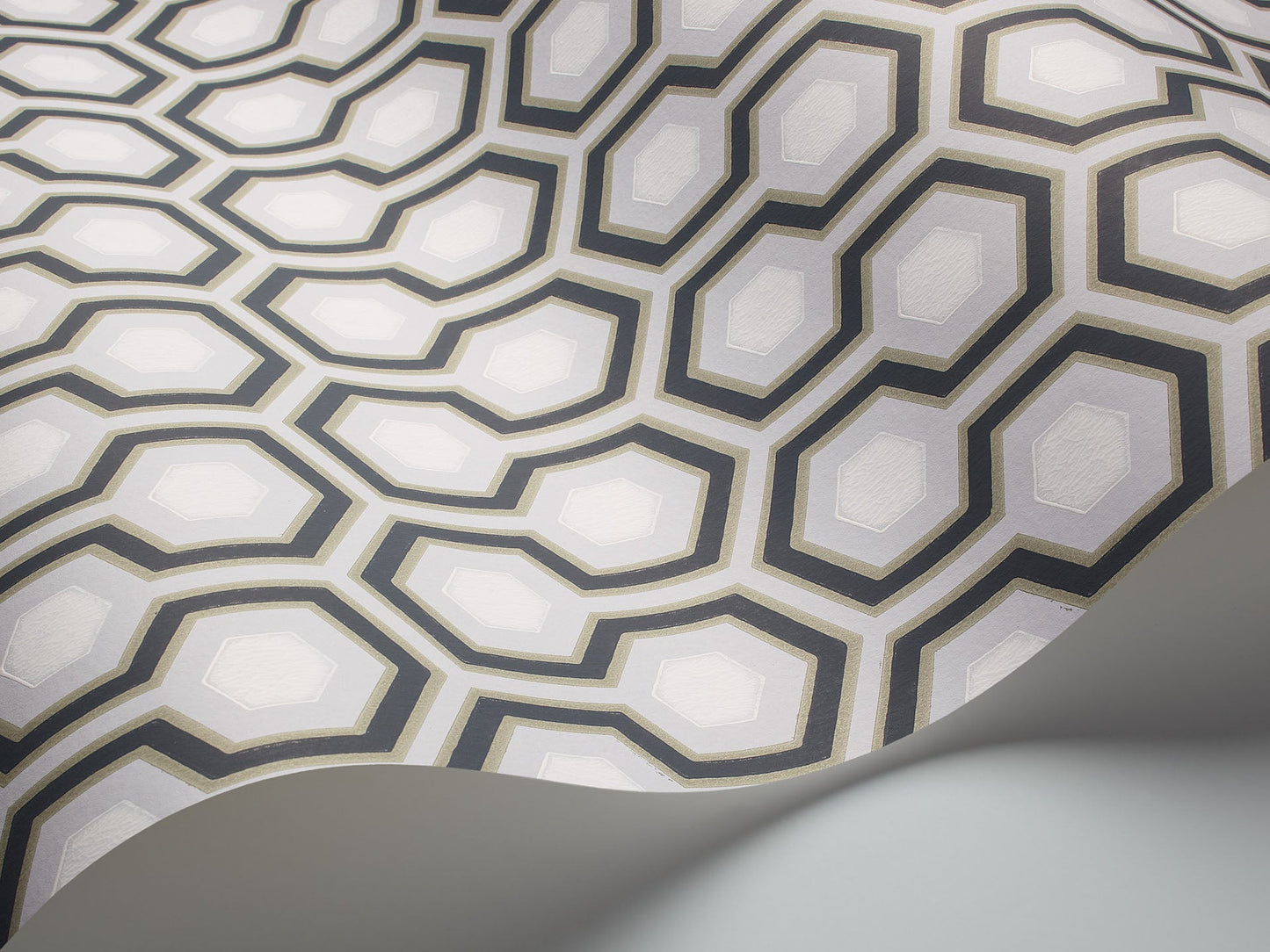 Cole & Son Hicks' Hexagon - interior