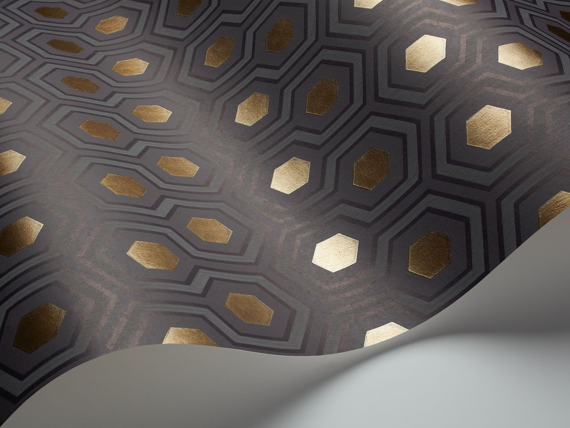 Cole & Son Hicks' Hexagon - interior