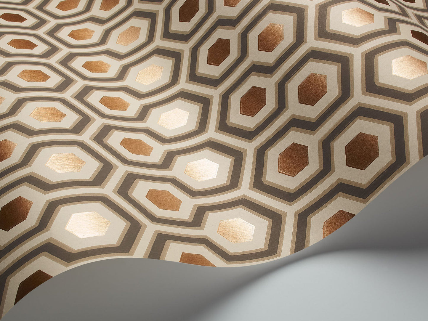 Cole & Son Hicks' Hexagon - interior