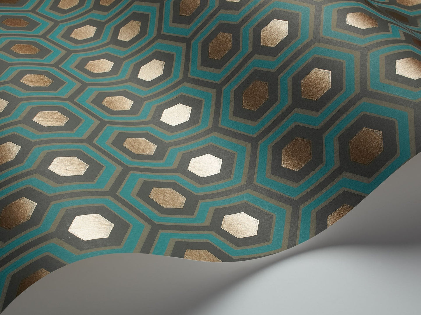 Cole & Son Hicks' Hexagon - interior