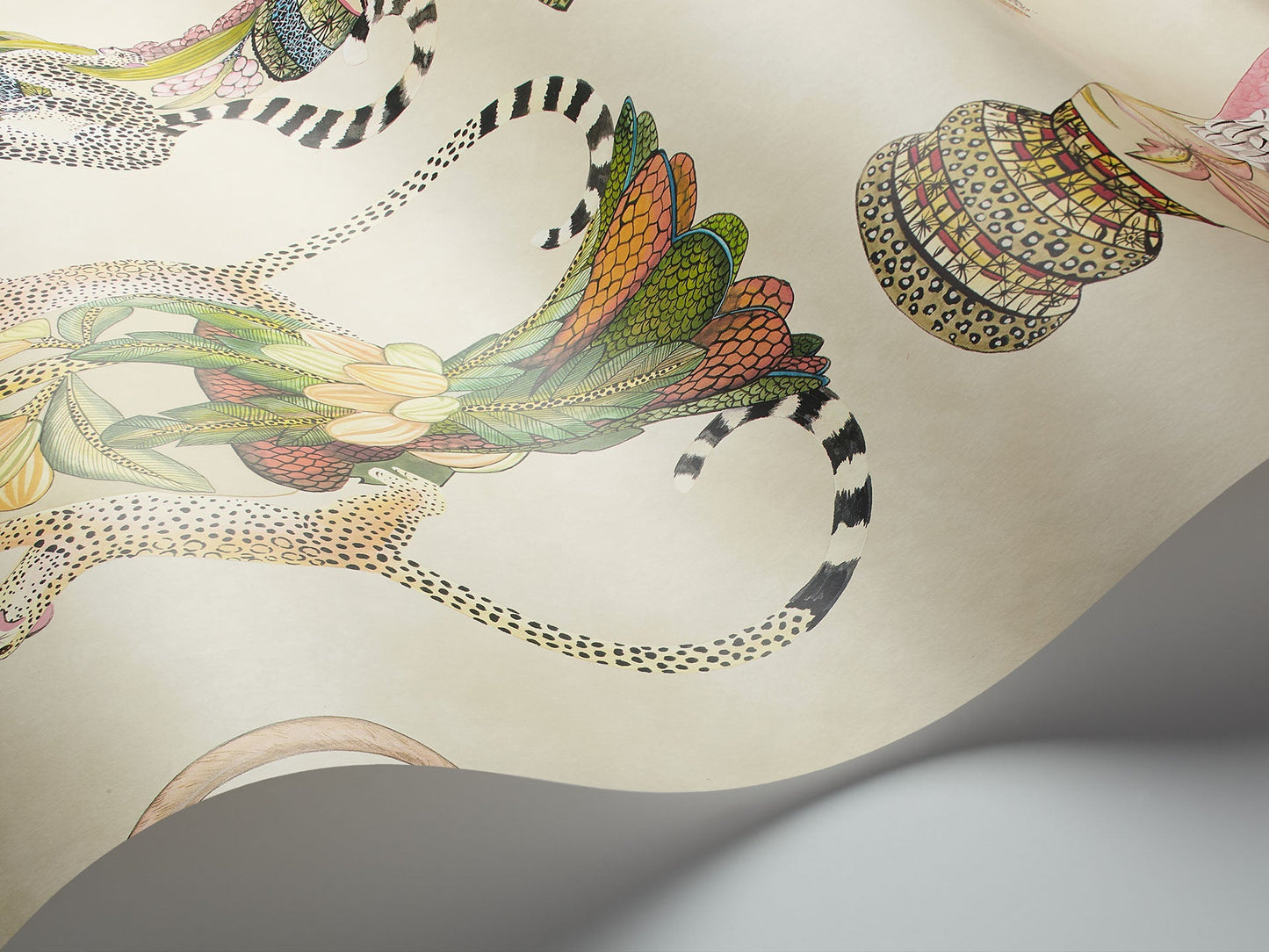 Cole & Son Khulu Vases - interior