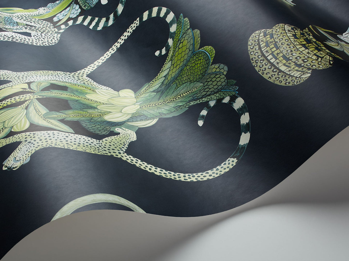 Cole & Son Khulu Vases - interior