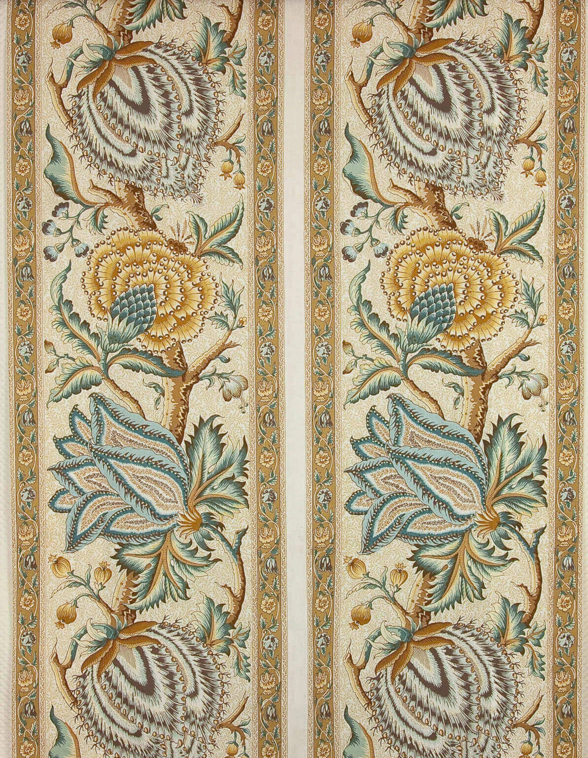 Pierre Frey Le Grand Corail - Rayure 2 Chemins - Bleu Or Fond Blanc