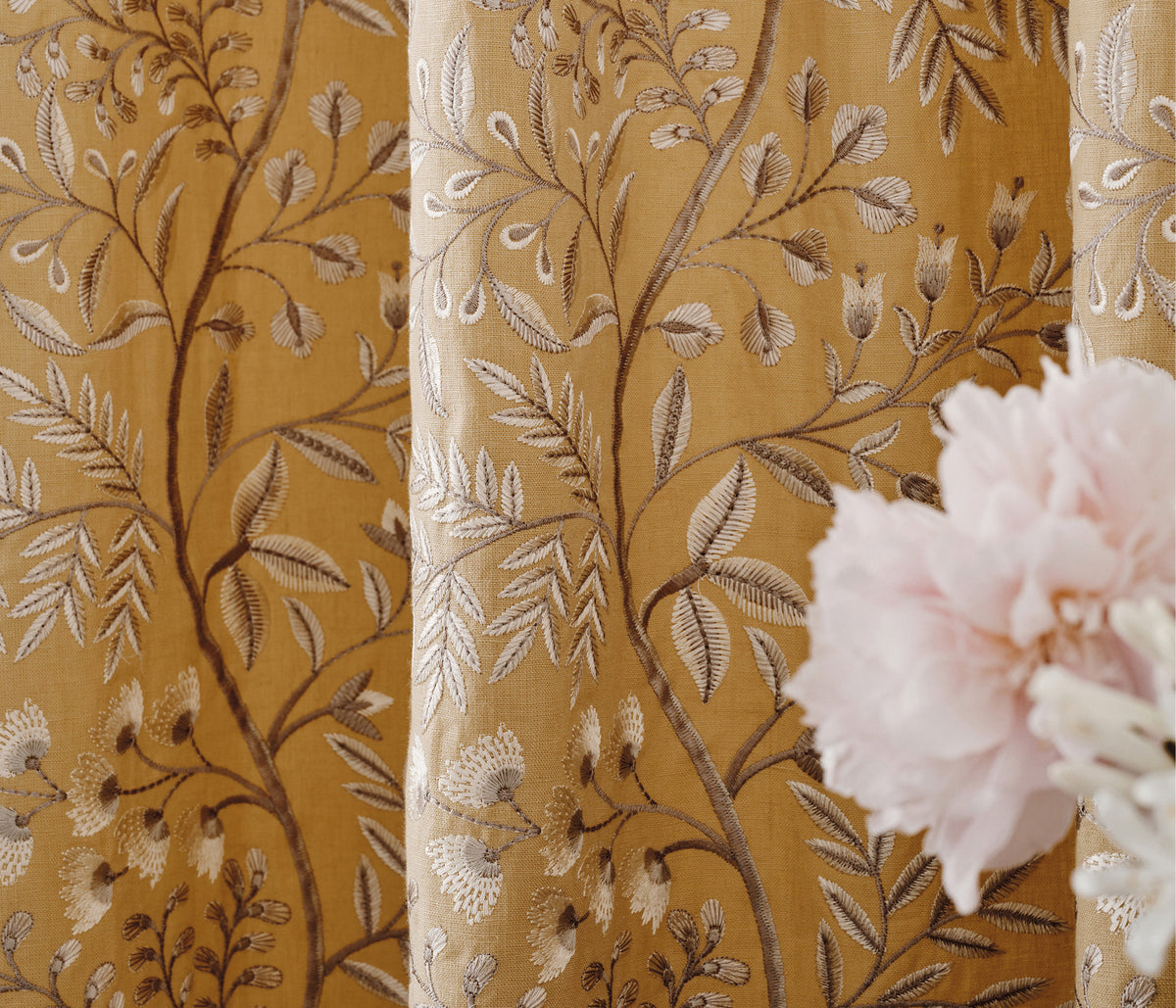 Nina Campbell | Odile - room setting