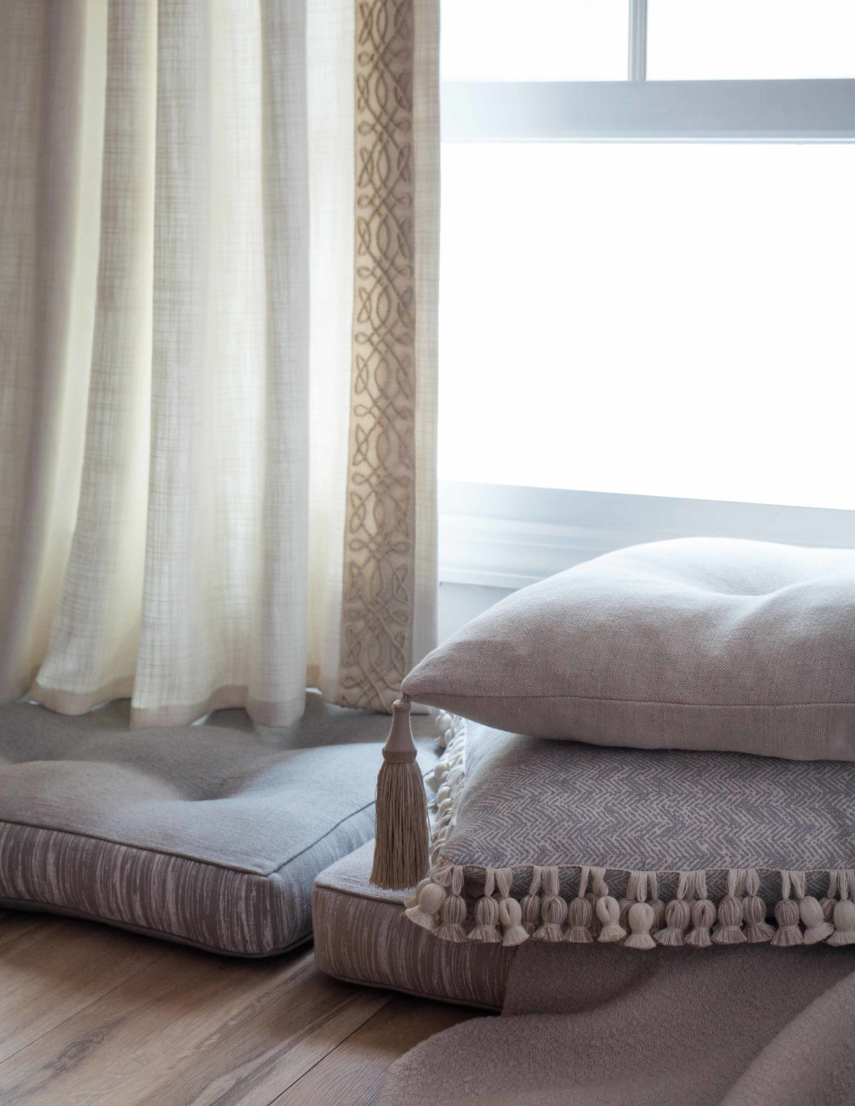 Samuel and Sons La Terre Key Tassel — scenography
