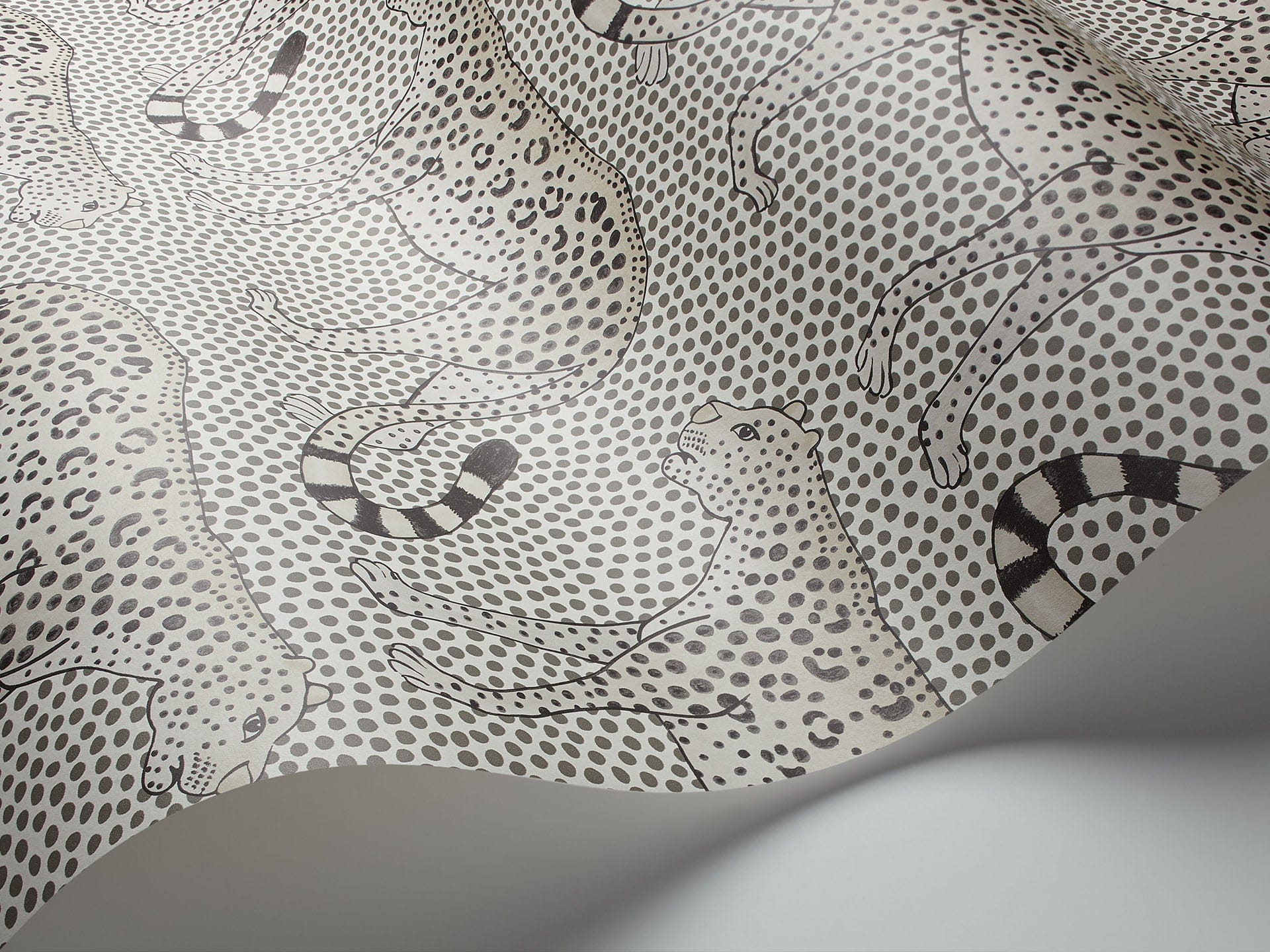 Cole & Son Leopard Walk - interior
