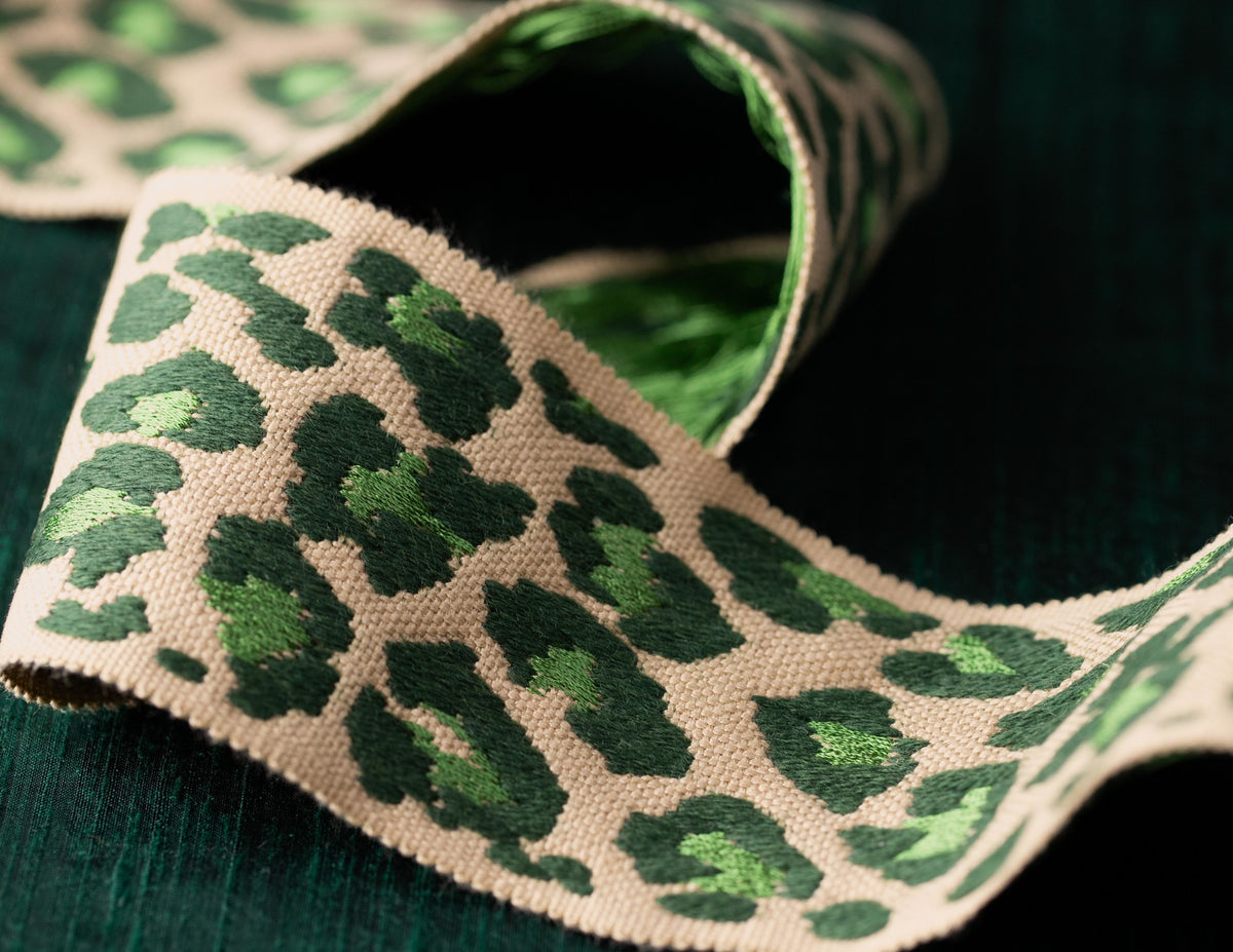 Samuel and Sons Menagerie Border — scenography