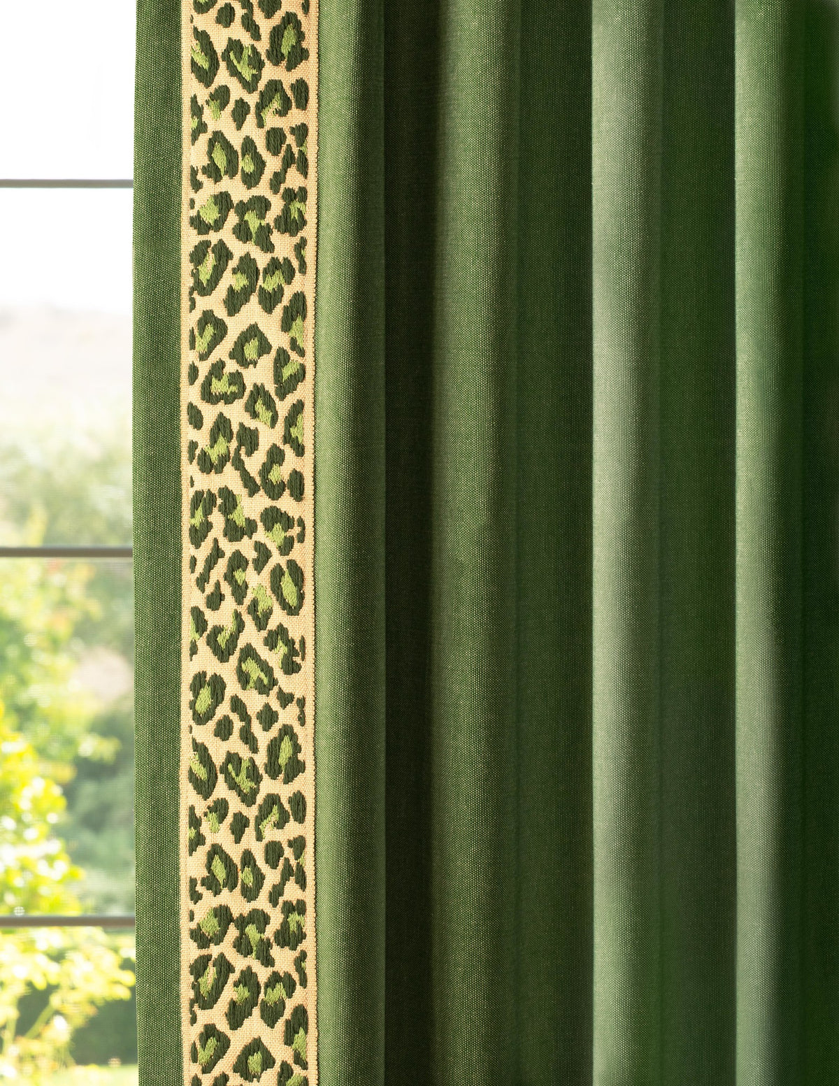 Samuel and Sons Menagerie Border — scenography