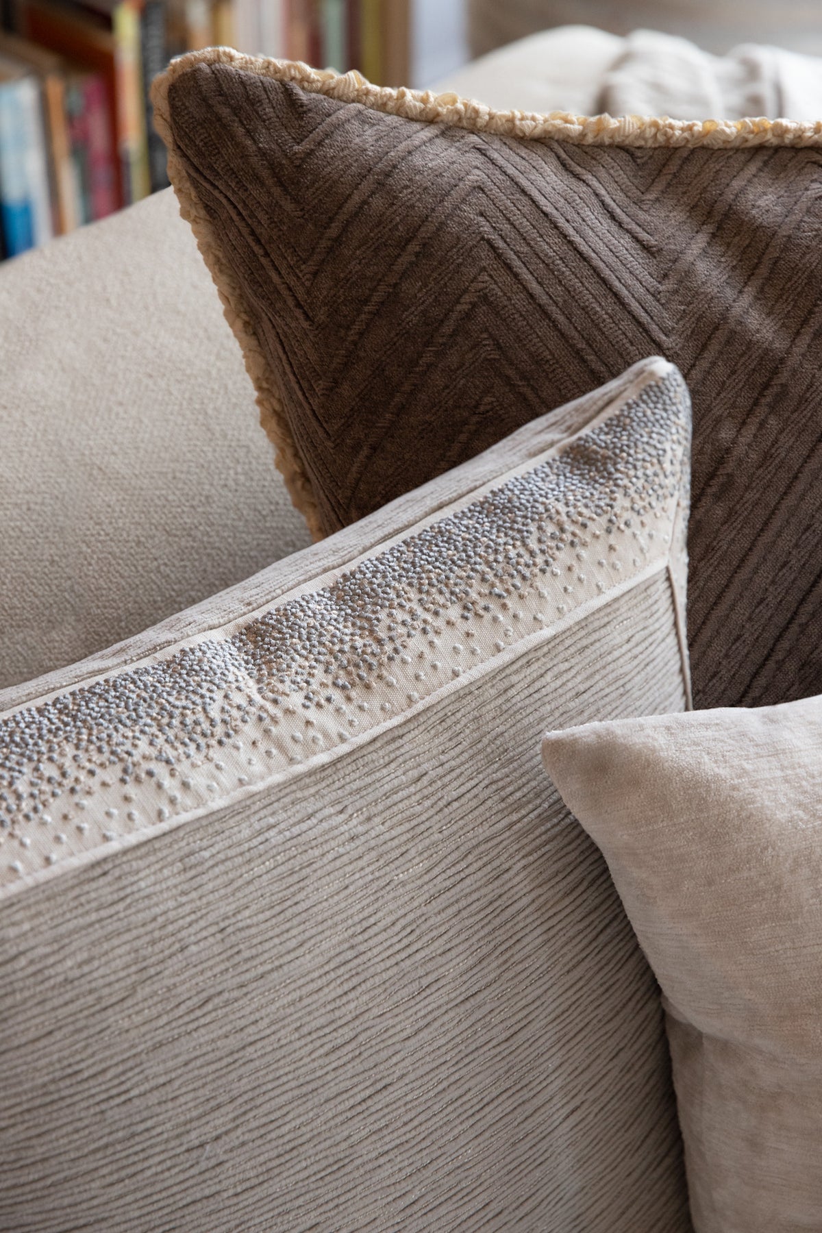 Samuel and Sons Colony Embroidered Border — scenography