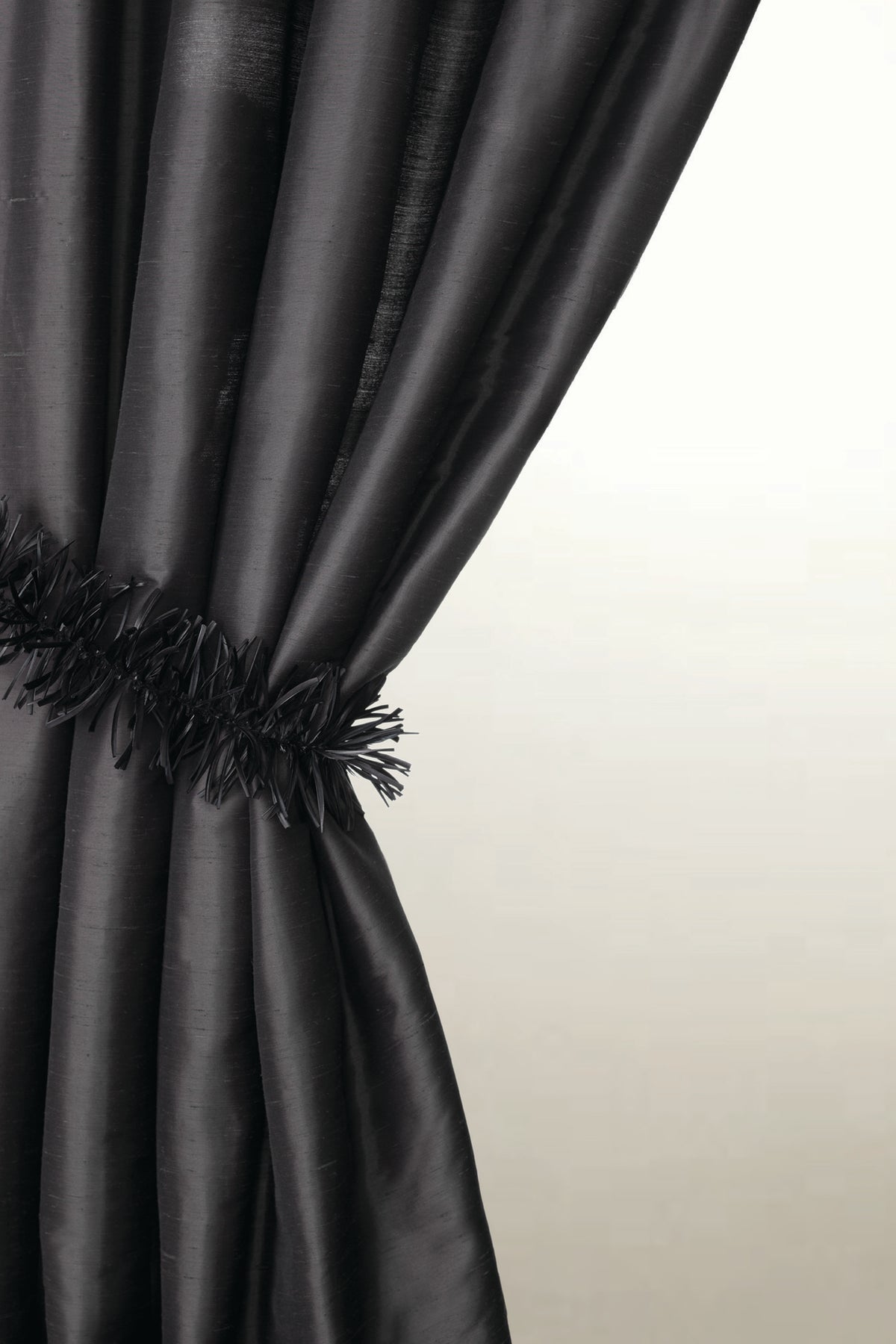Samuel and Sons Celestial Feather Holdback — scenography