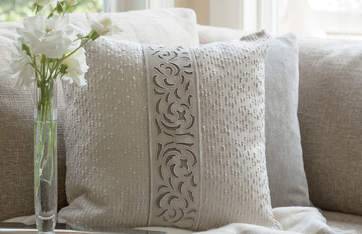 Samuel and Sons Nuova Lasercut Border — scenography