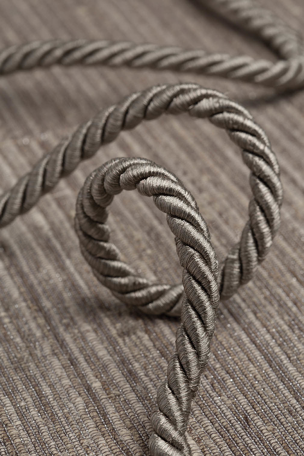 Samuel and Sons 1/4" Oberon Twisted Cord with Tape — scenography