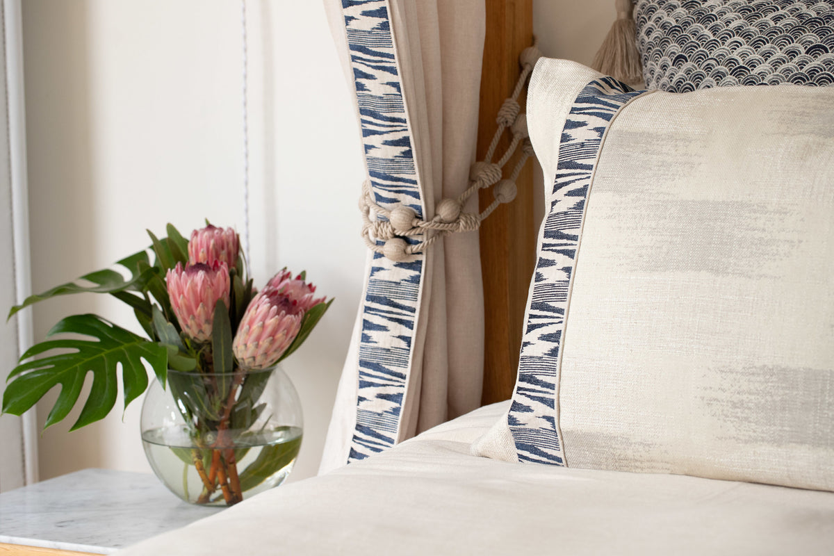 Samuel and Sons Lanai Embroidered Border — scenography