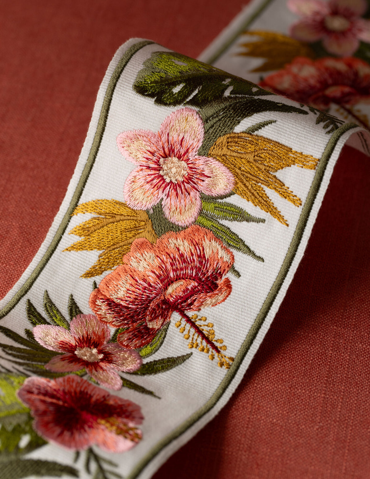 Samuel and Sons Botanical Pavilion Embroidered Border — scenography