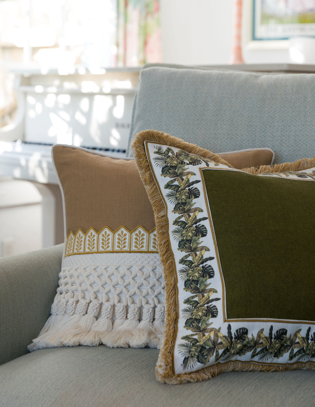 Samuel and Sons Verdant Palm Border — scenography
