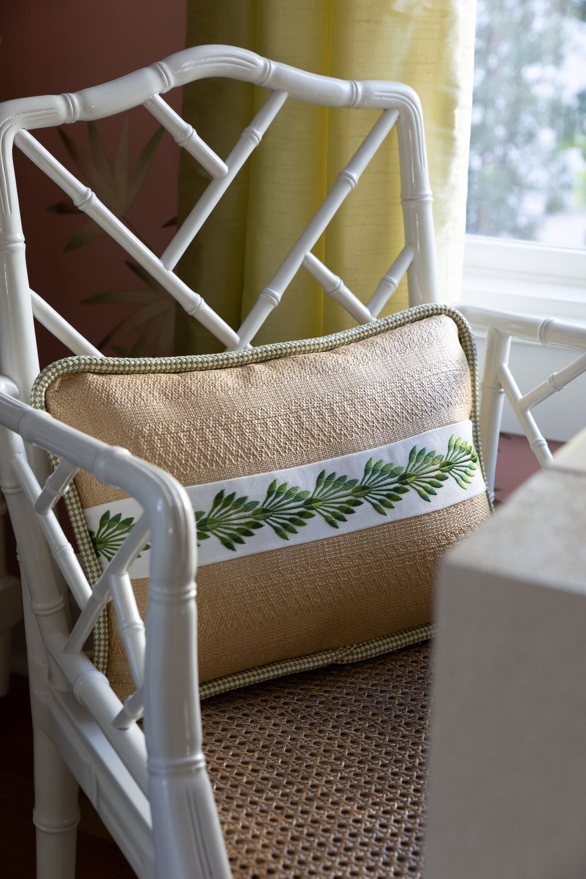 Samuel and Sons Palmetto Crest Embroidered Border — scenography