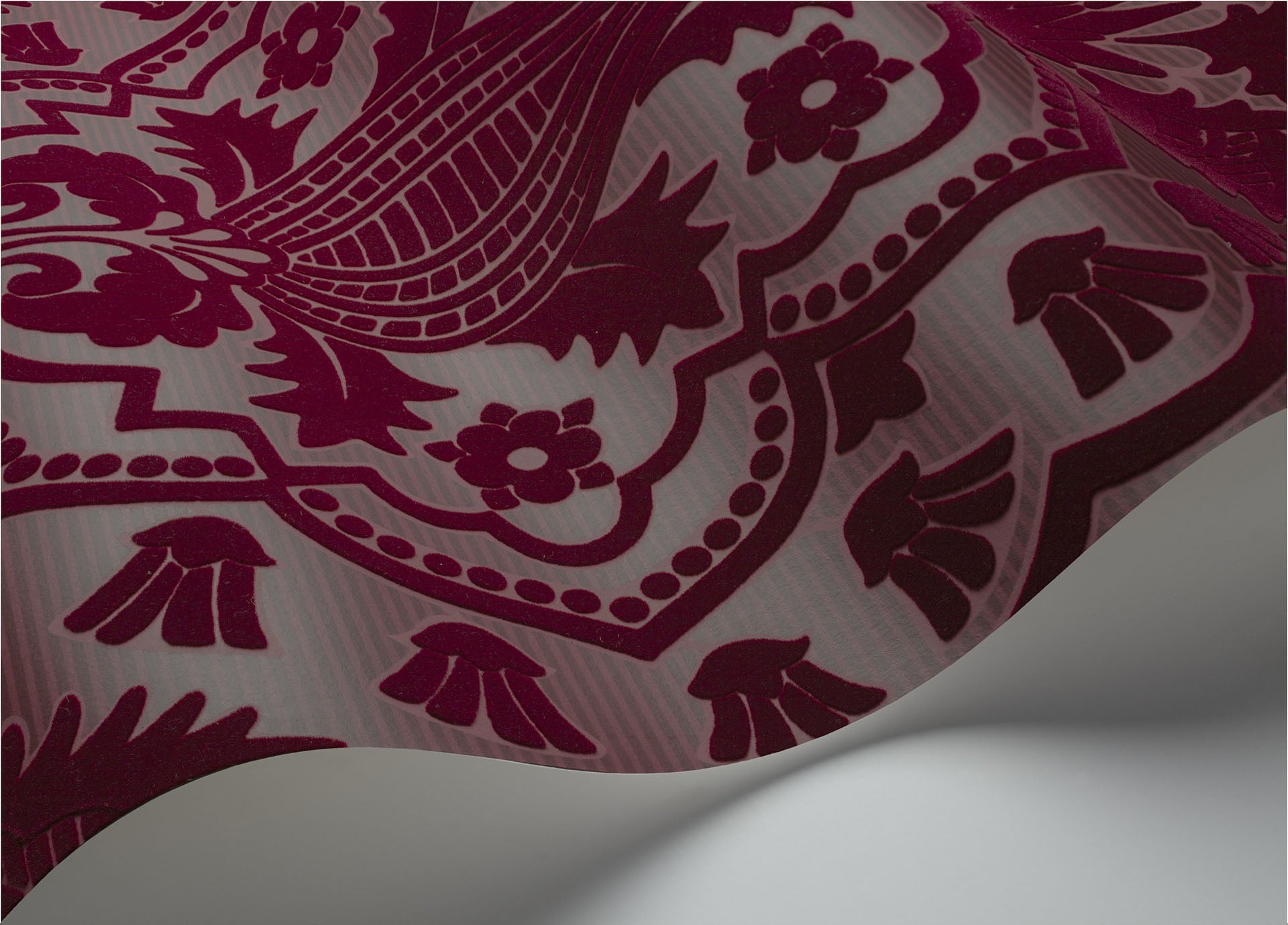 Cole & Son Pugin Palace Flock - interior