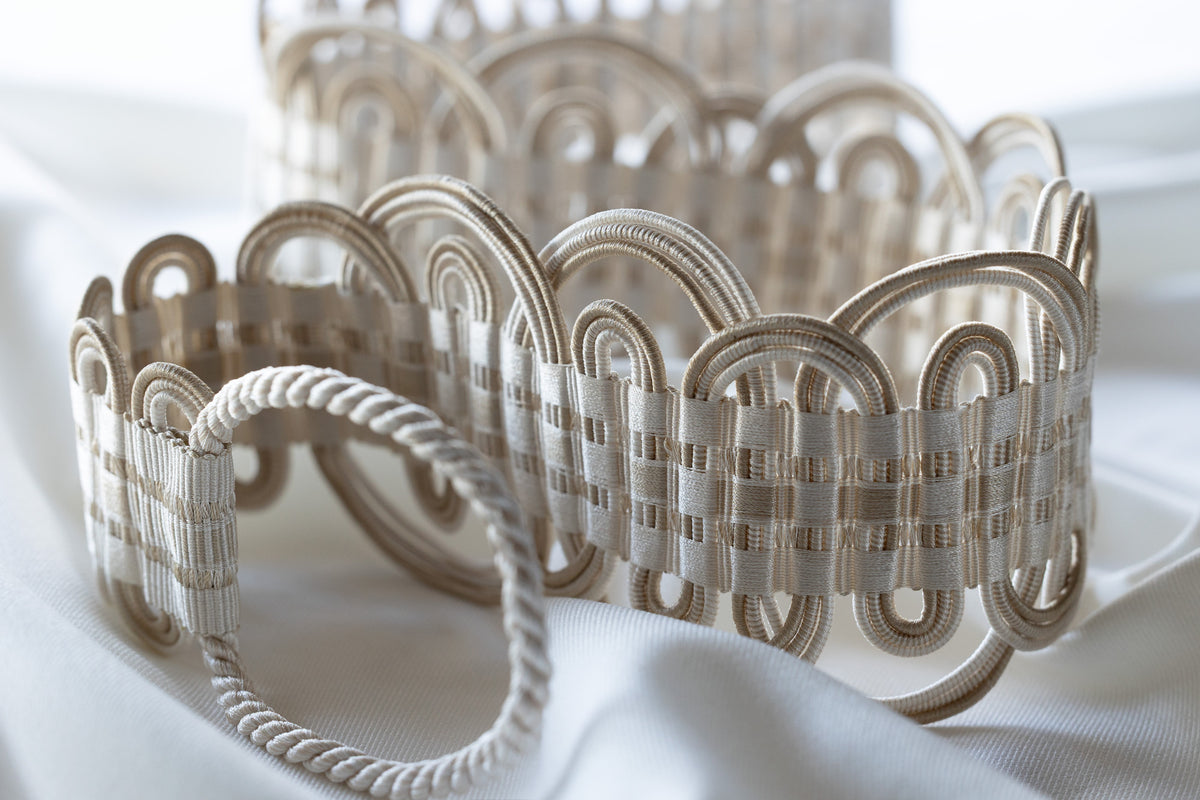 Samuel and Sons Romaunt Crete Holdback — scenography