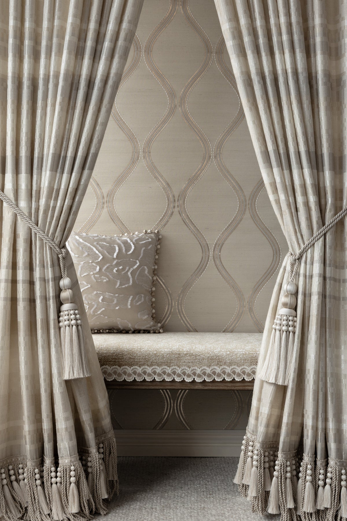 Samuel and Sons Romaunt Embroidered Border — scenography