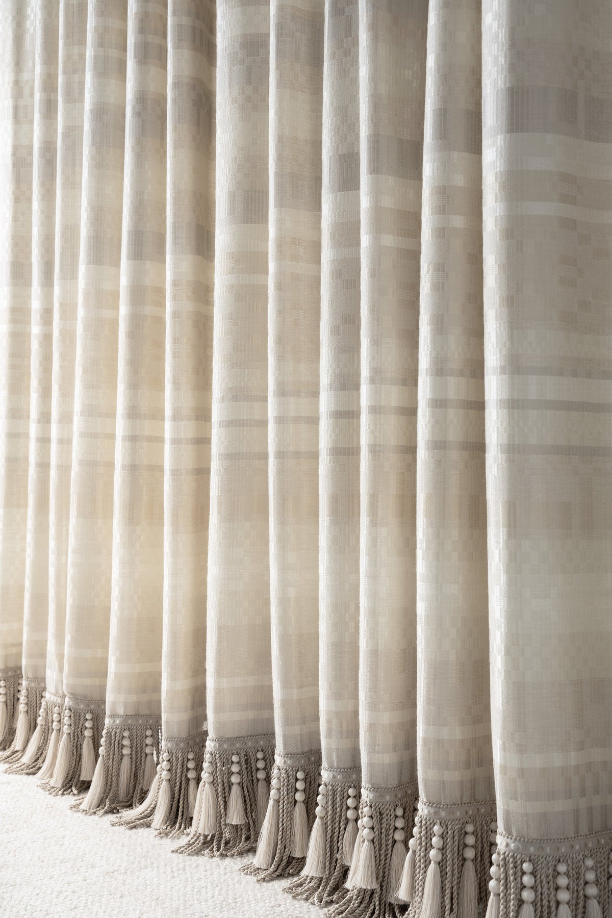 Samuel and Sons Romaunt Tasseled Bullion Fringe — scenography