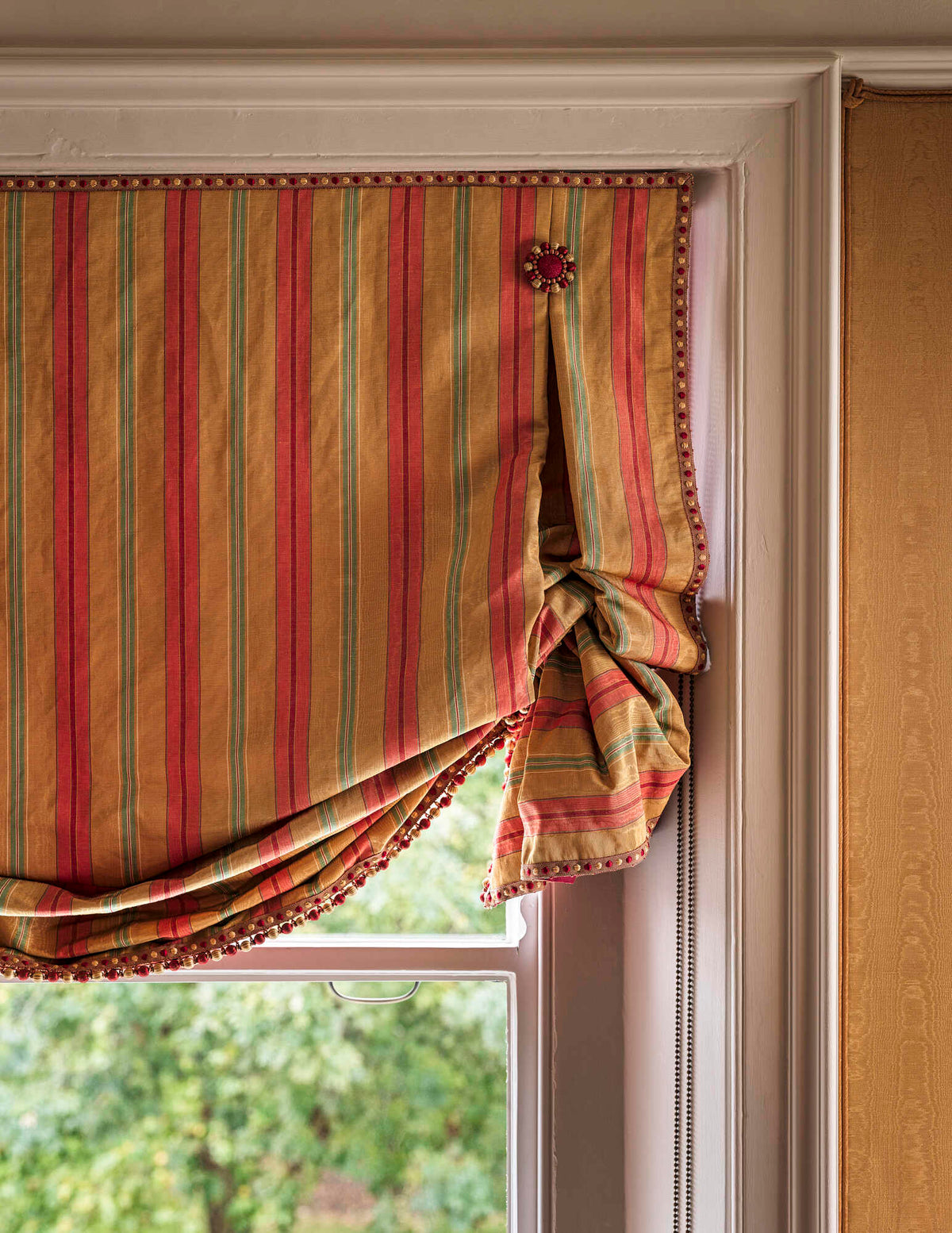 Samuel and Sons Romaunt Beaded Cord — scenography
