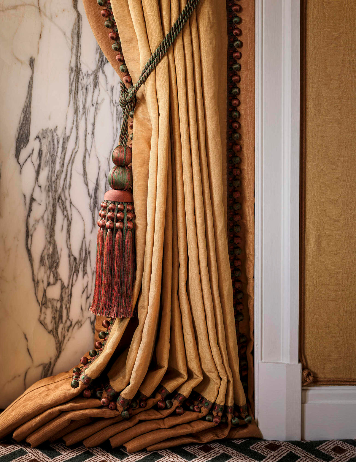 Samuel and Sons Romaunt Beaded Fringe — scenography