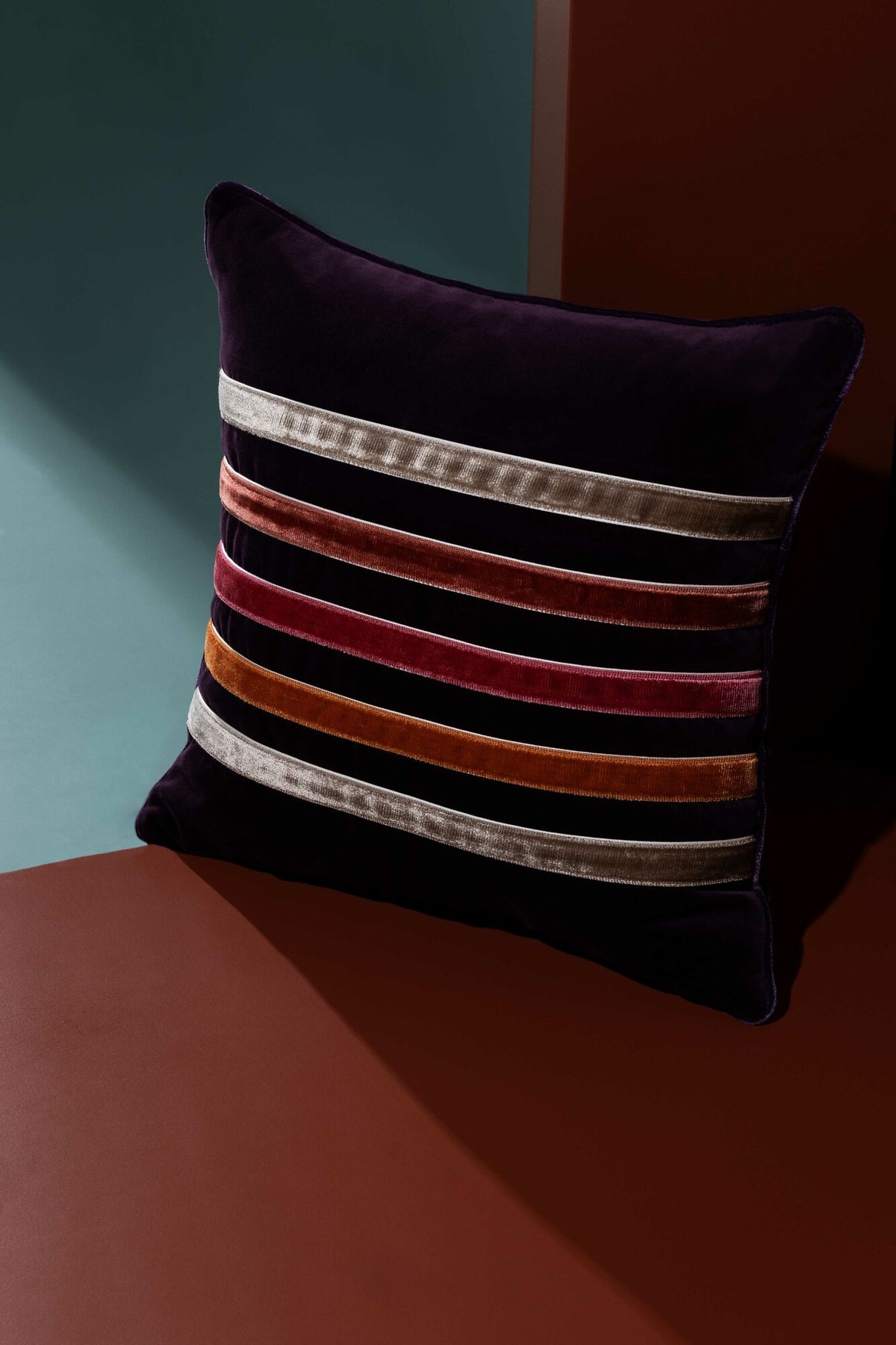 Samuel and Sons Sloane 1" Velvet Border — scenography