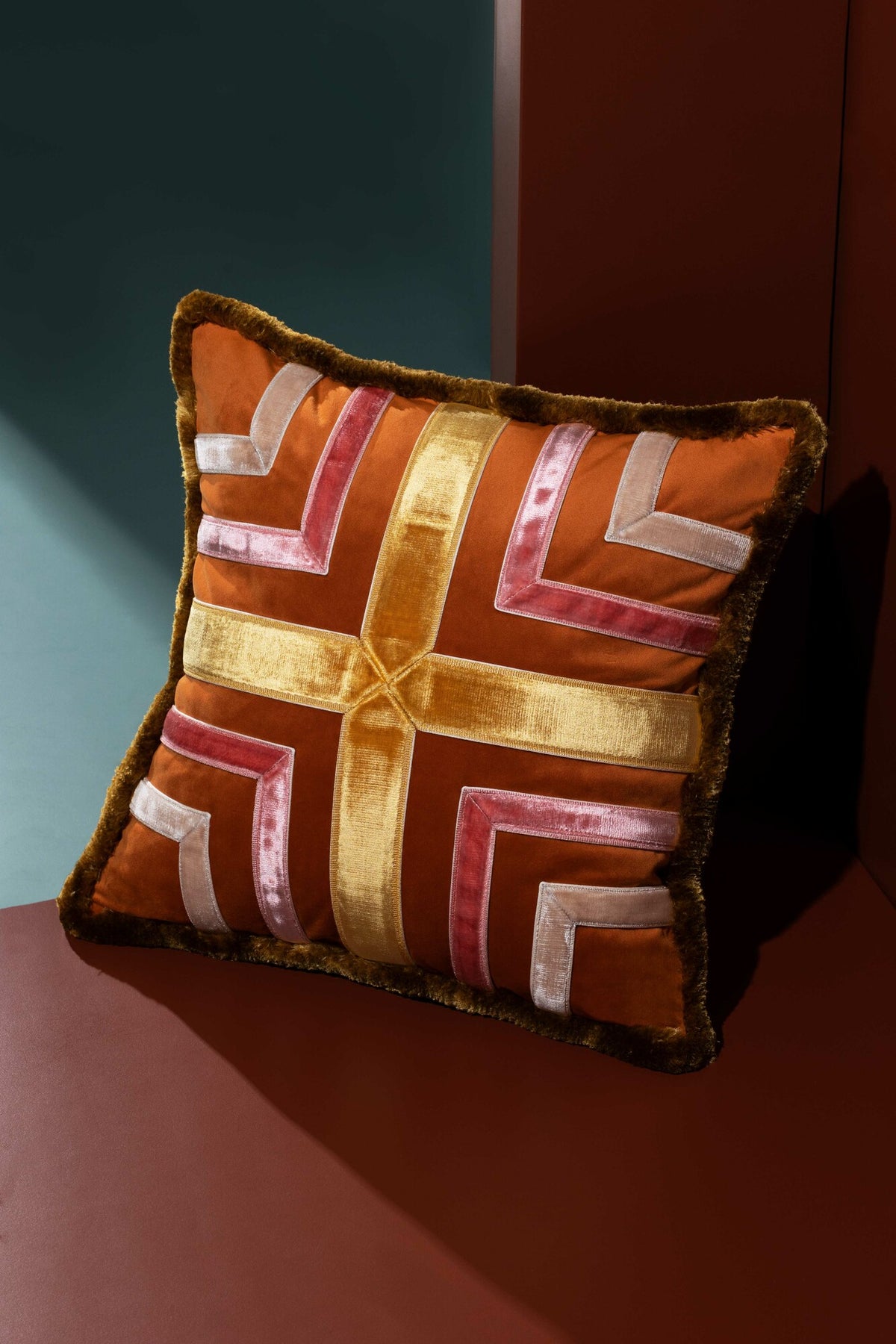 Samuel and Sons Sloane Velvet Border — scenography
