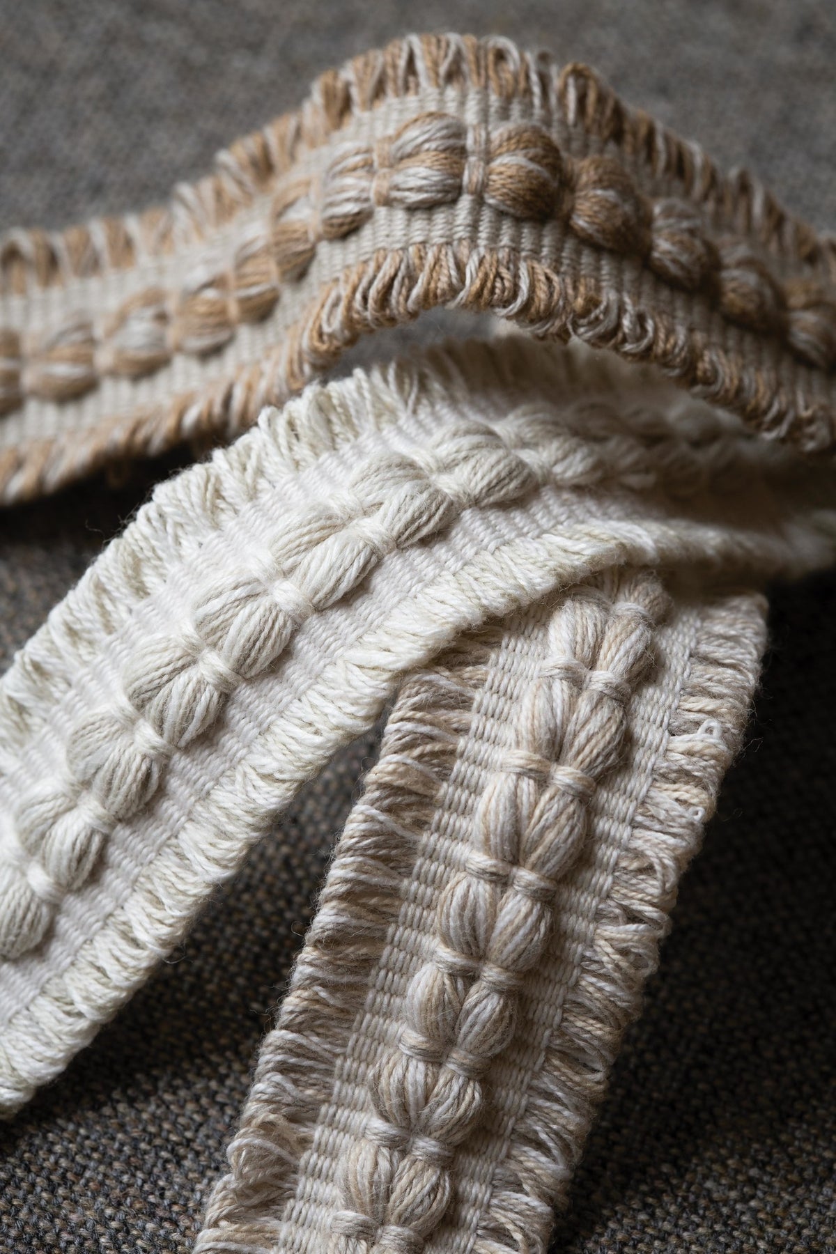 Samuel and Sons Somerset Strié Braid — scenography