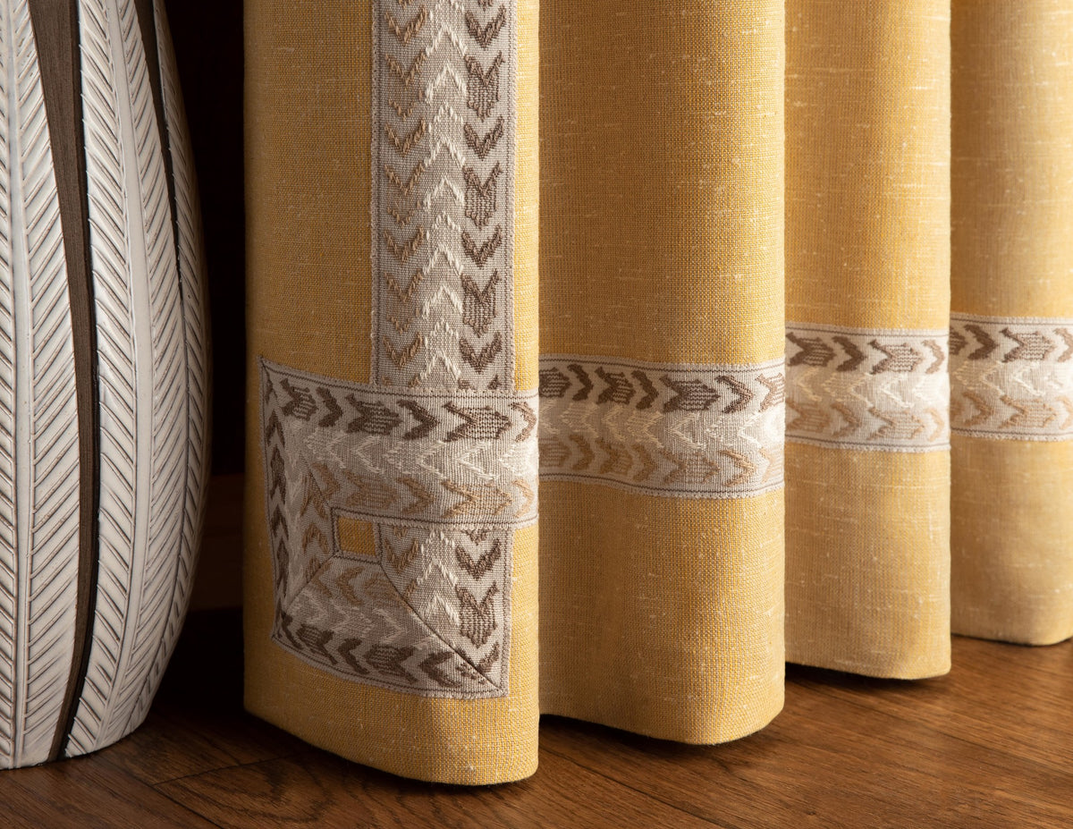 Samuel and Sons Somerset Ikat Border — scenography