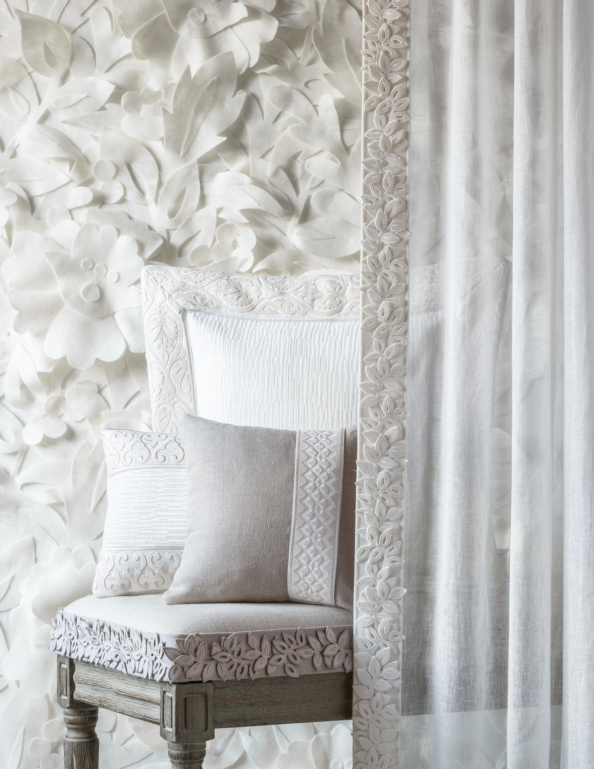 Samuel and Sons Botanico Appliqué Border — scenography