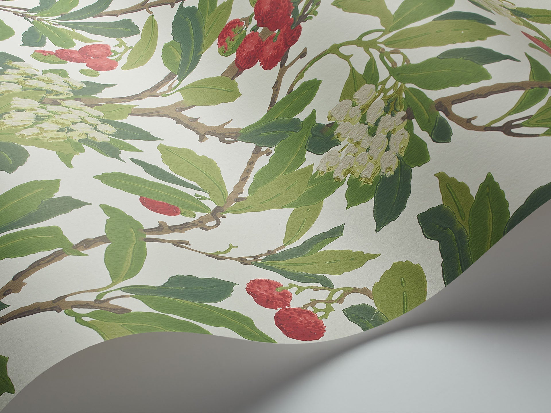 Cole & Son Strawberry Tree - interior