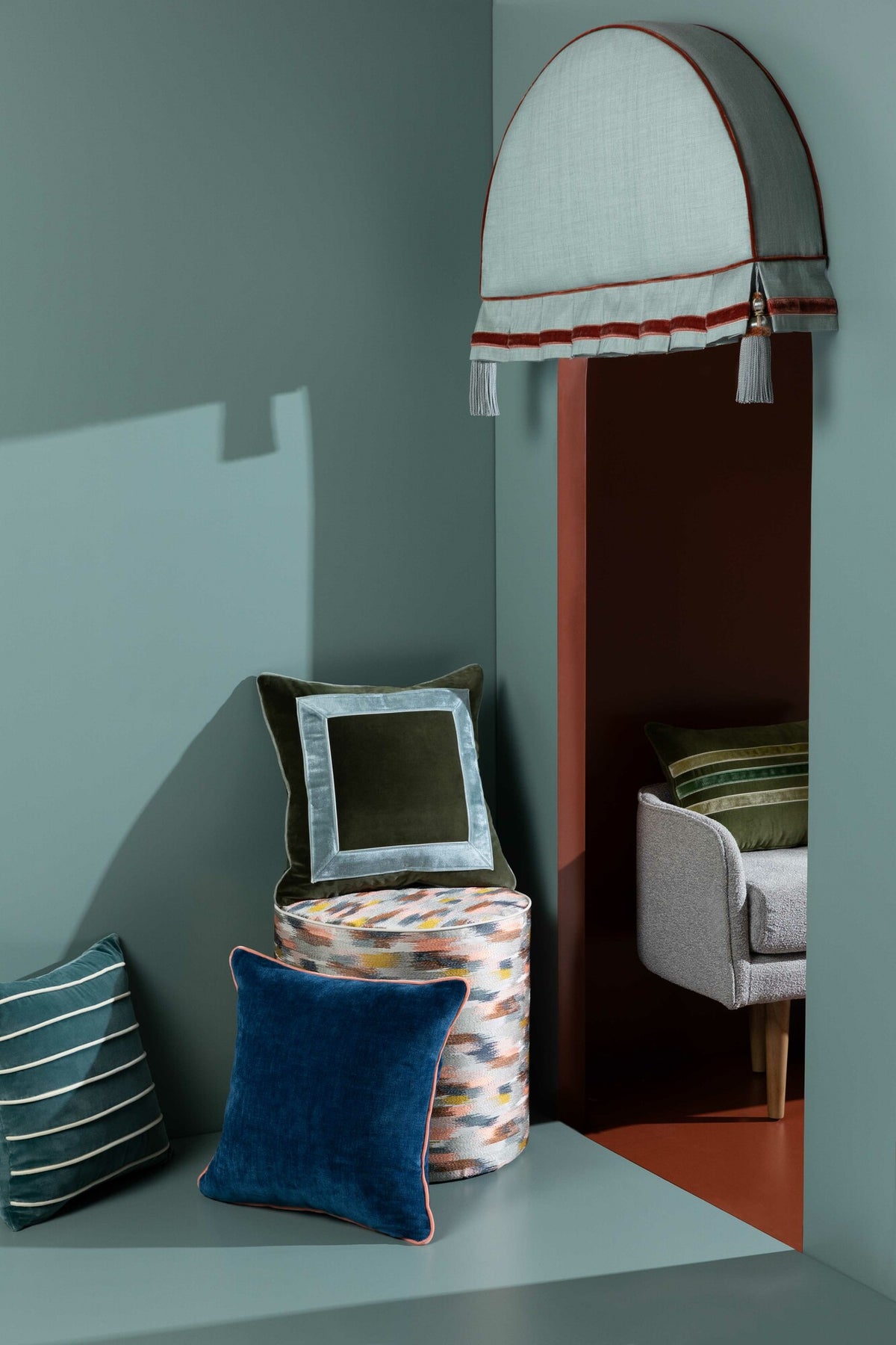 Samuel and Sons Margaux Key Tassel — scenography