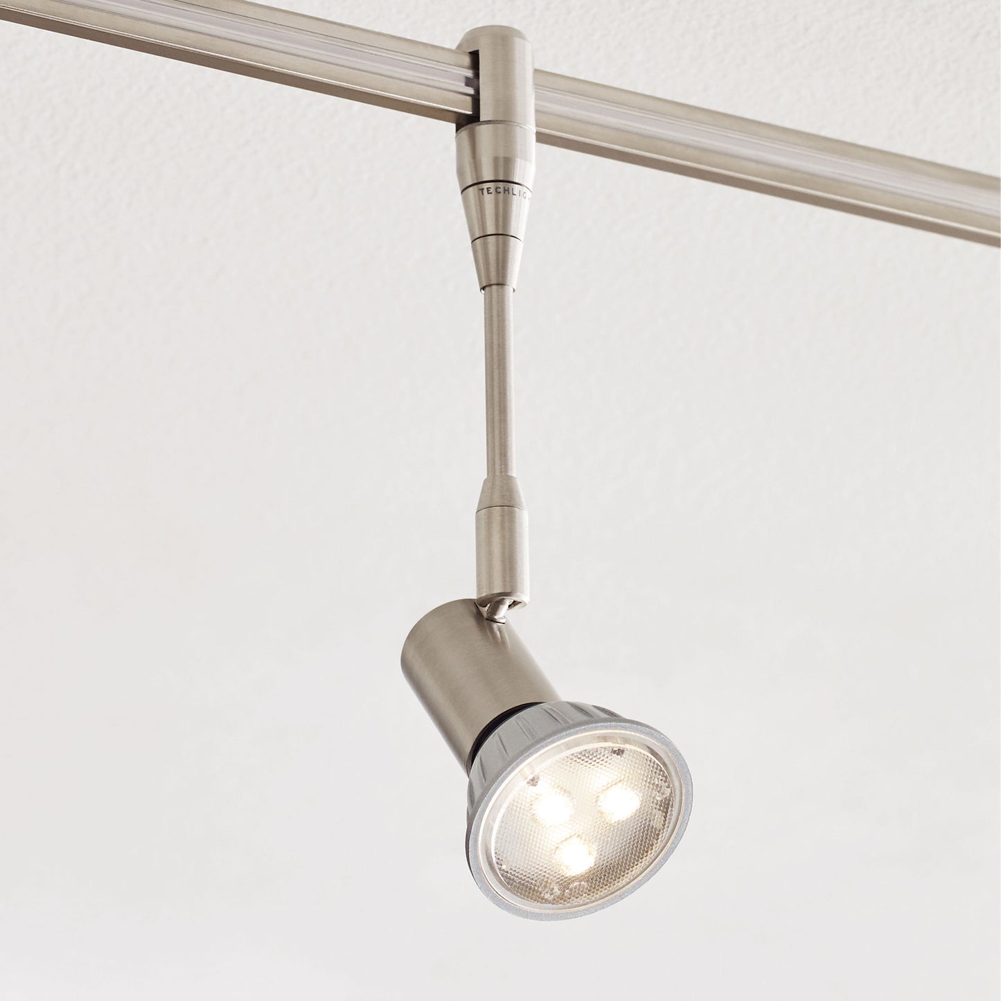 Visual Comfort | Sean Lavin | MonoRail Bolt Head