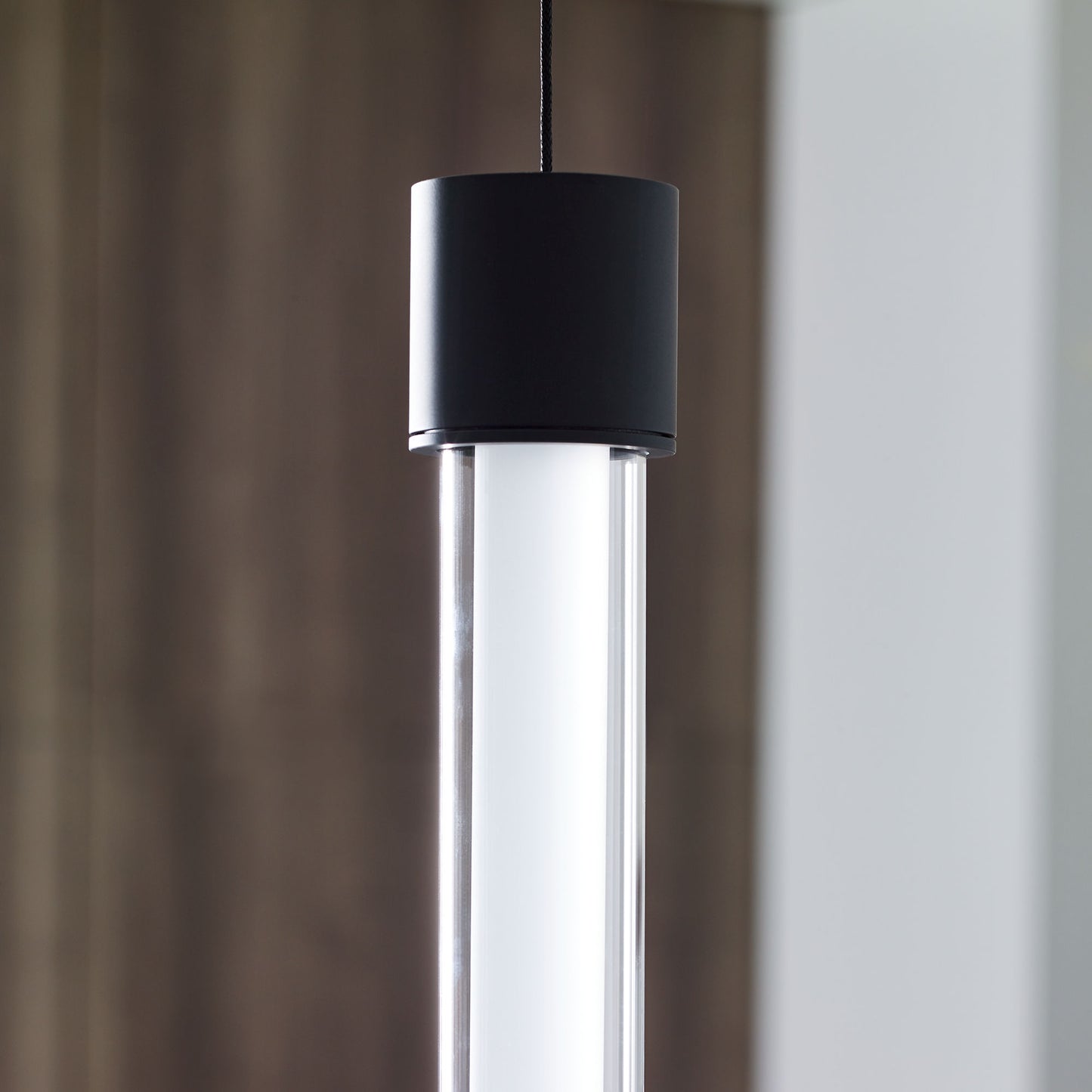 Visual Comfort | Sean Lavin | MonoRail Mini Linger Pendant