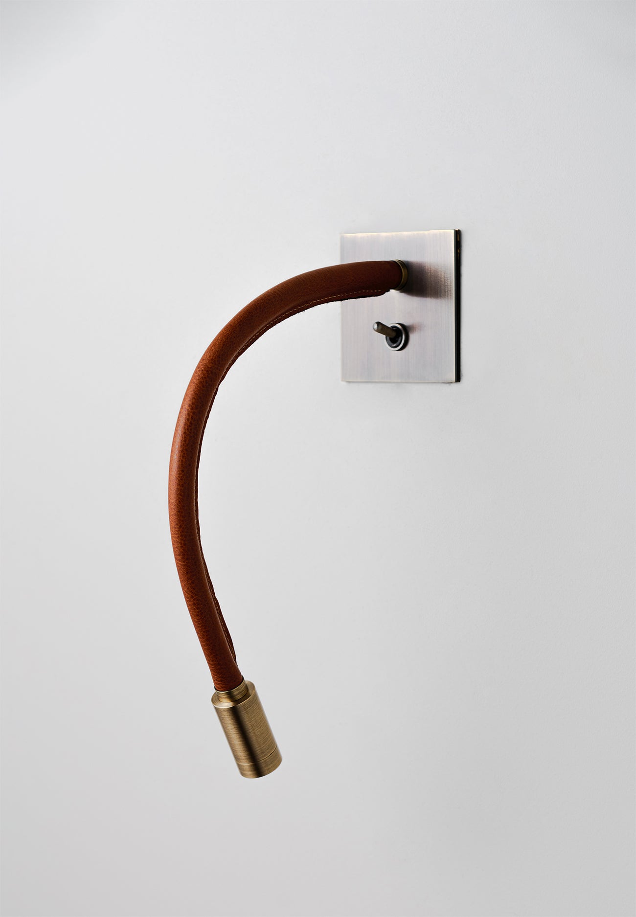 Porta Romana I Huxley Jordan Wall Light Large
