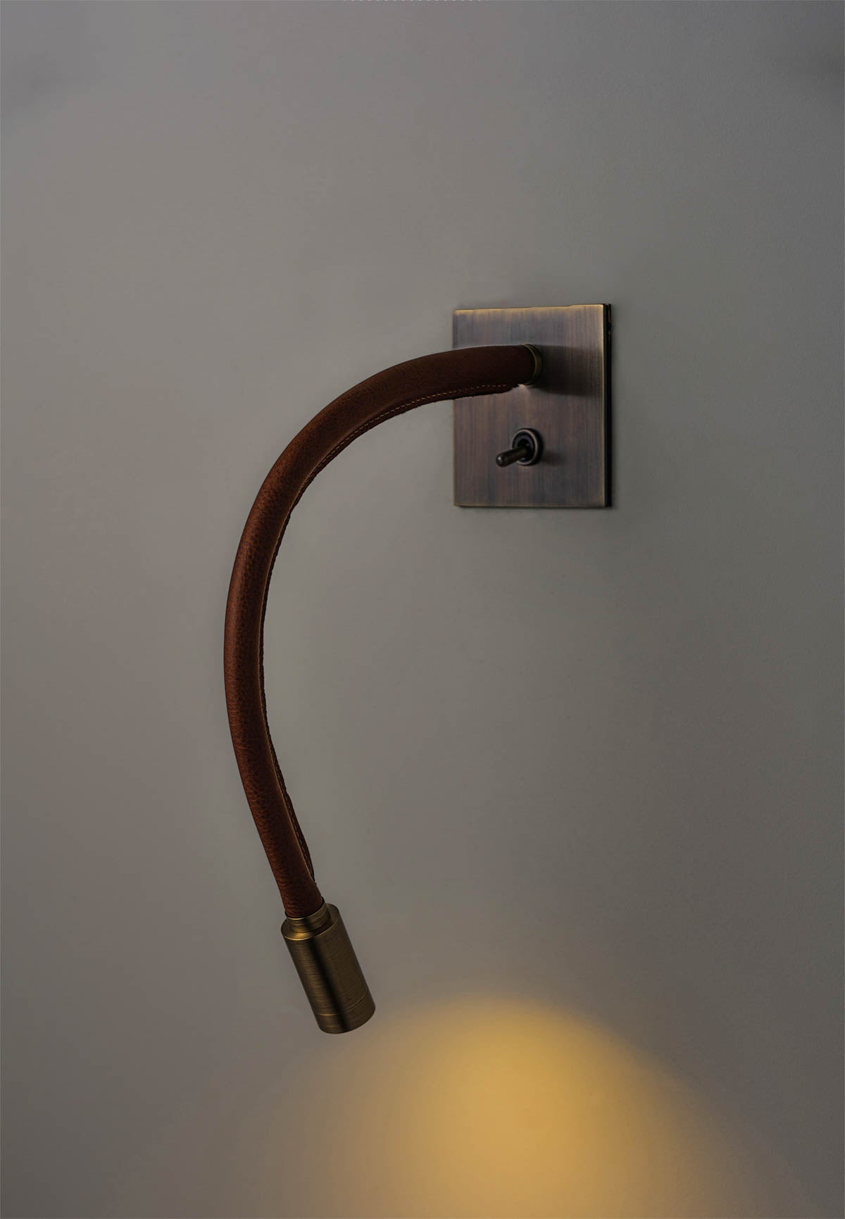 Porta Romana I Huxley Jordan Wall Light Large