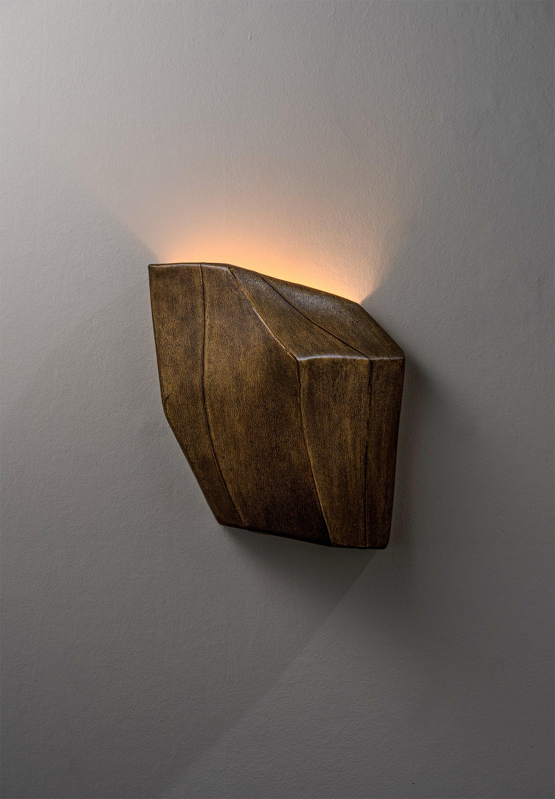Quartz Wall Light - Autumn Gold lit