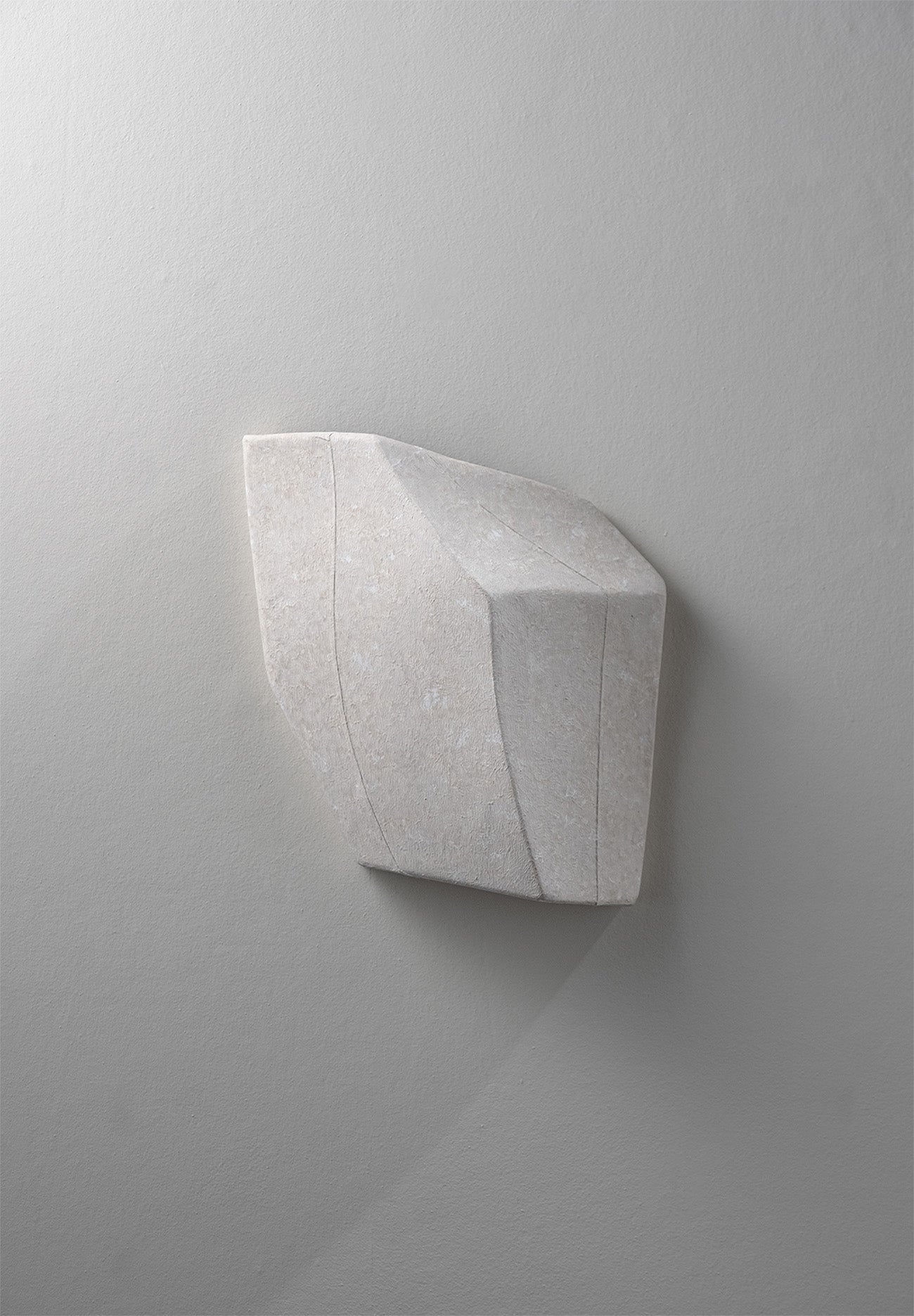 Quartz Wall Light - Decayed Plaster